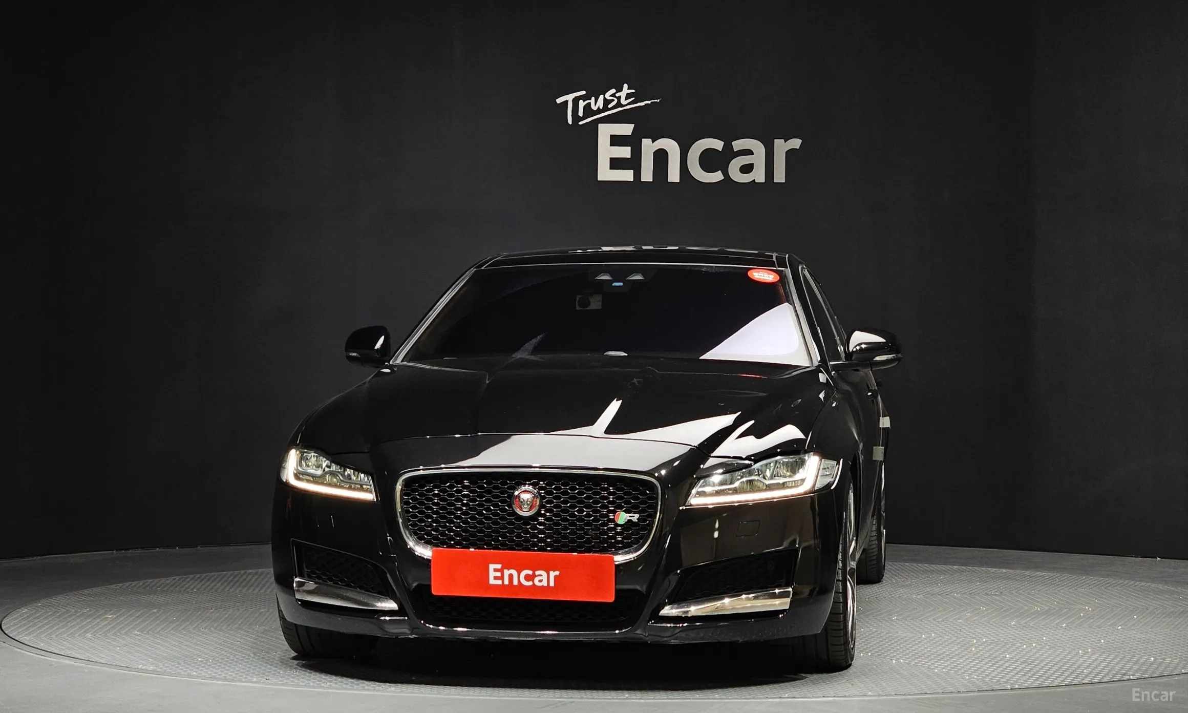 Jaguar XF (x260) превью 3
