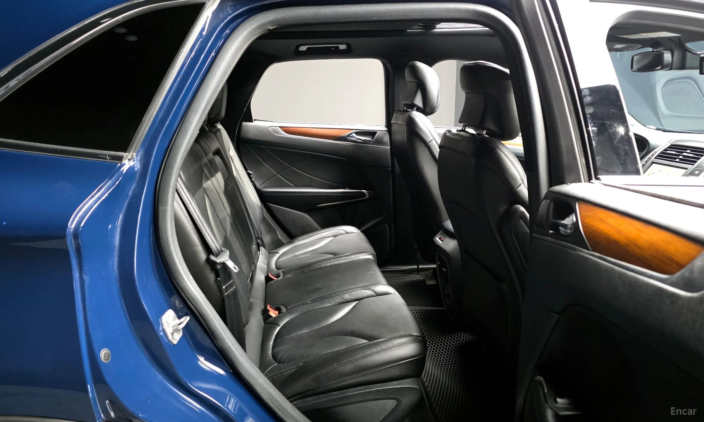 Lincoln MKC превью 11