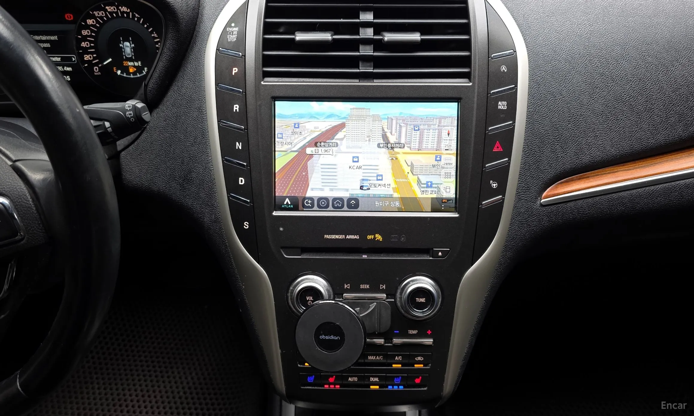 Lincoln MKC превью 14