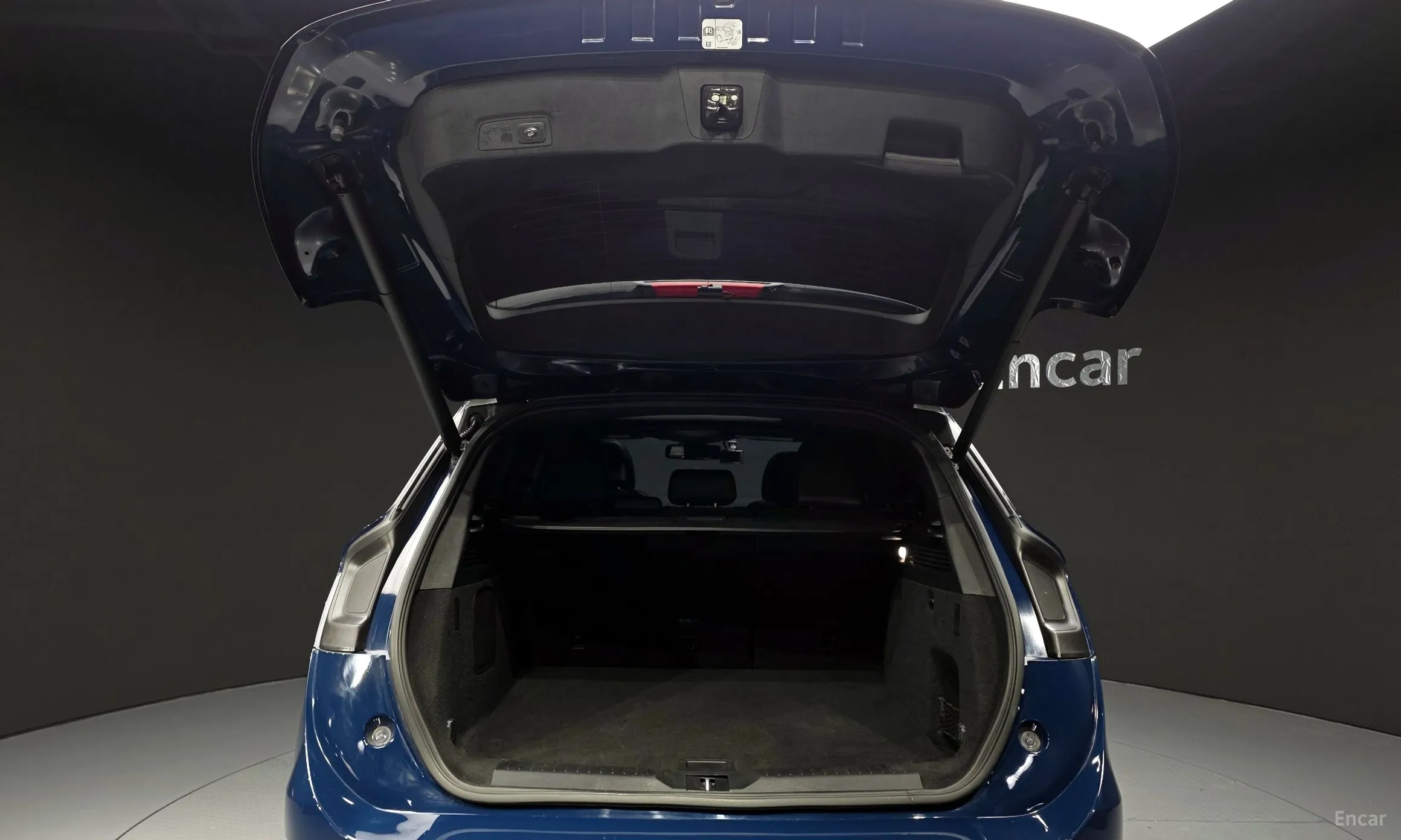 Lincoln MKC превью 19