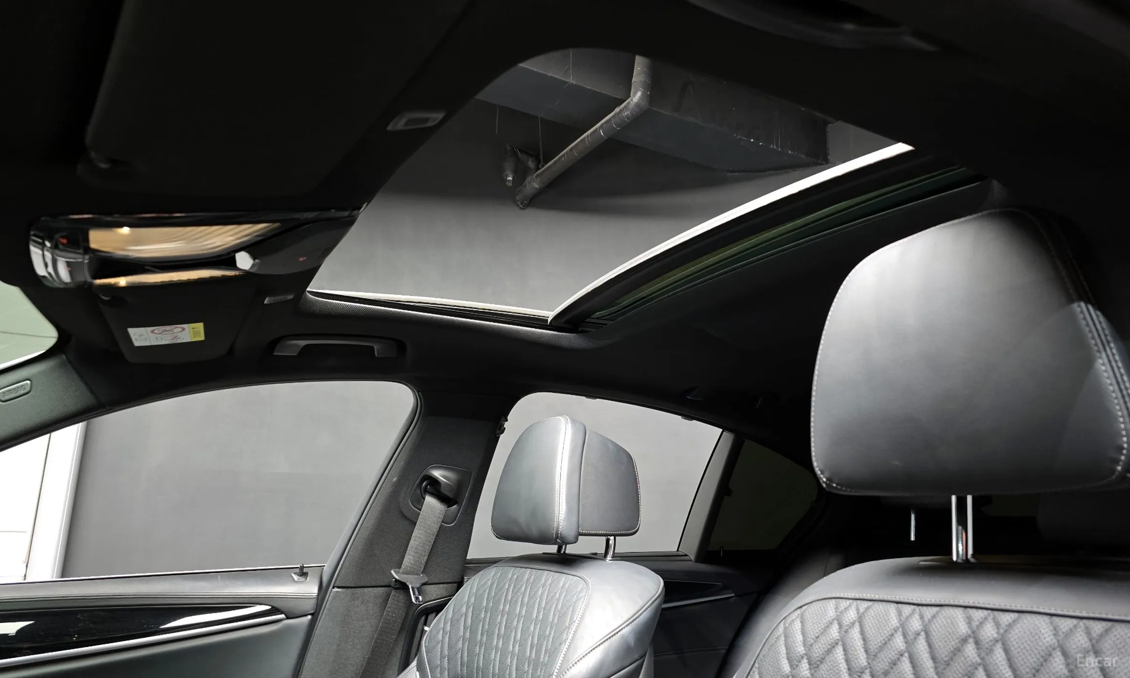 BMW 5 Series (G30) превью 19