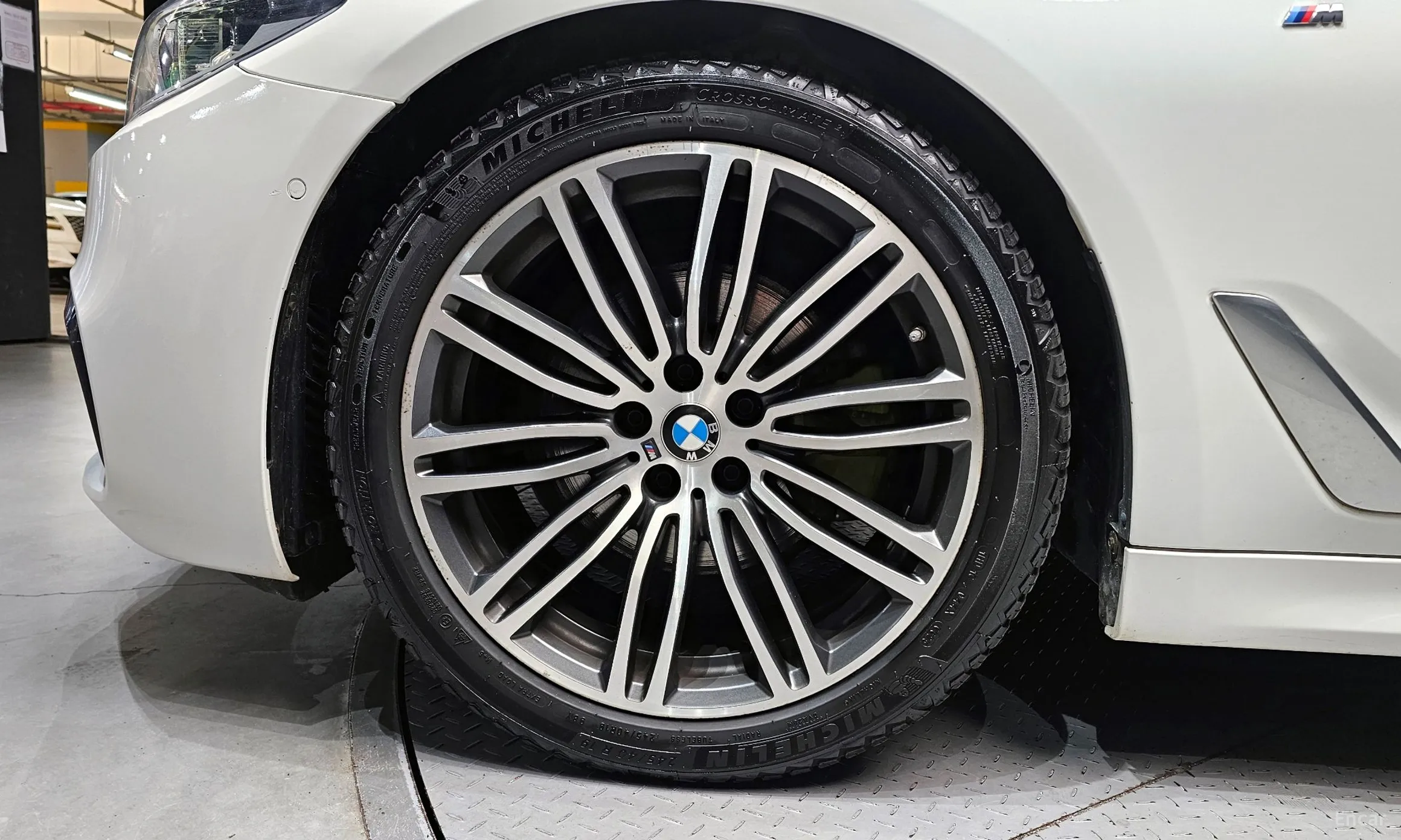 BMW 5 Series (G30) превью 5