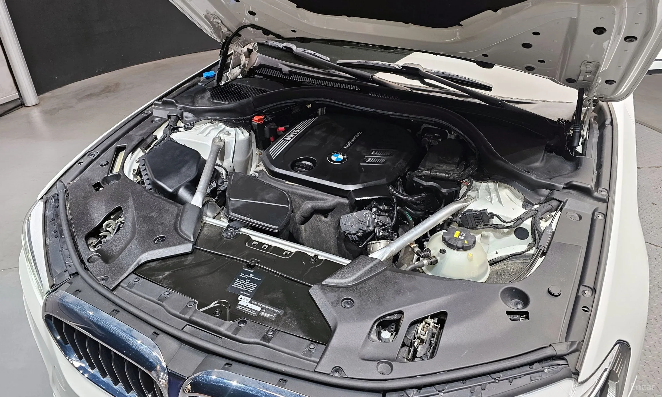 BMW 5 Series (G30) превью 6