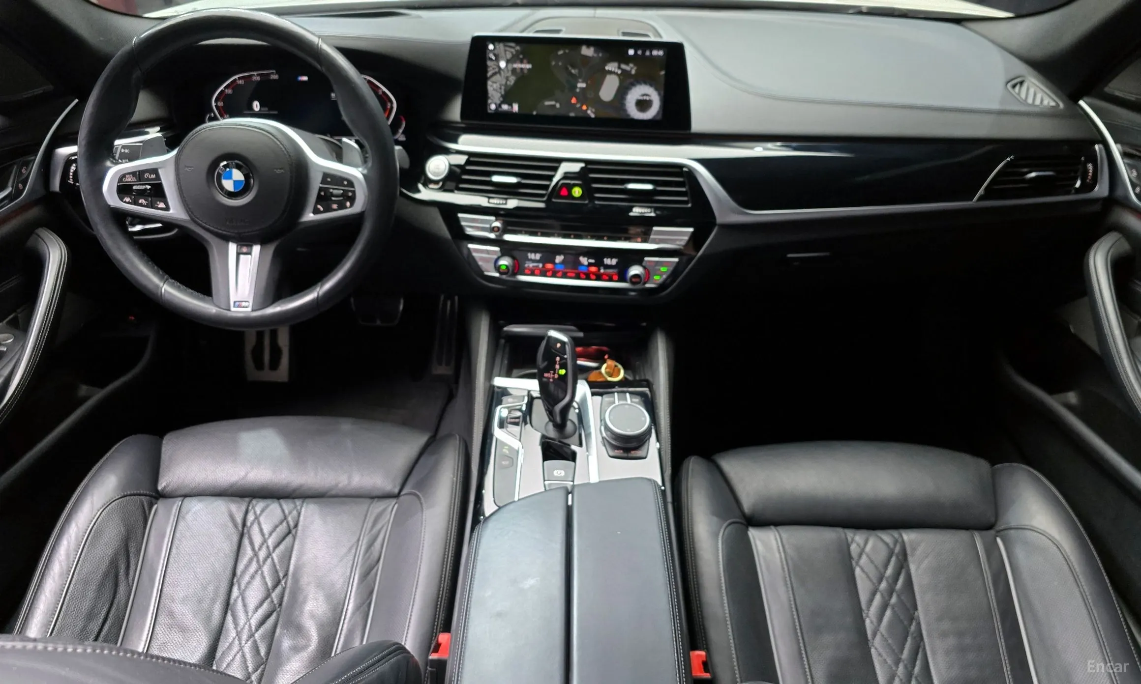 BMW 5 Series (G30) превью 7