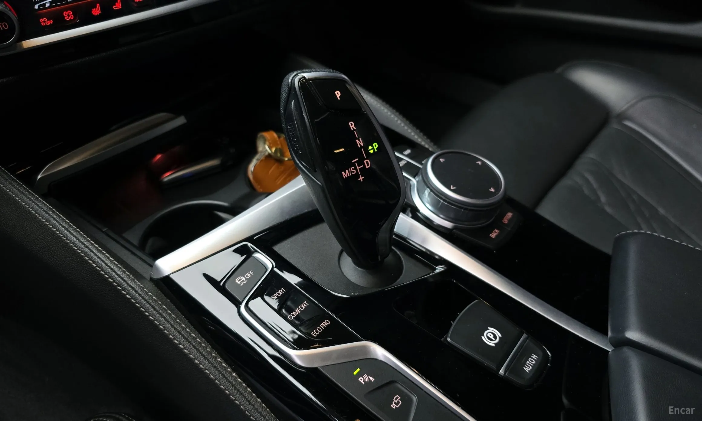 BMW 5 Series (G30) превью 9