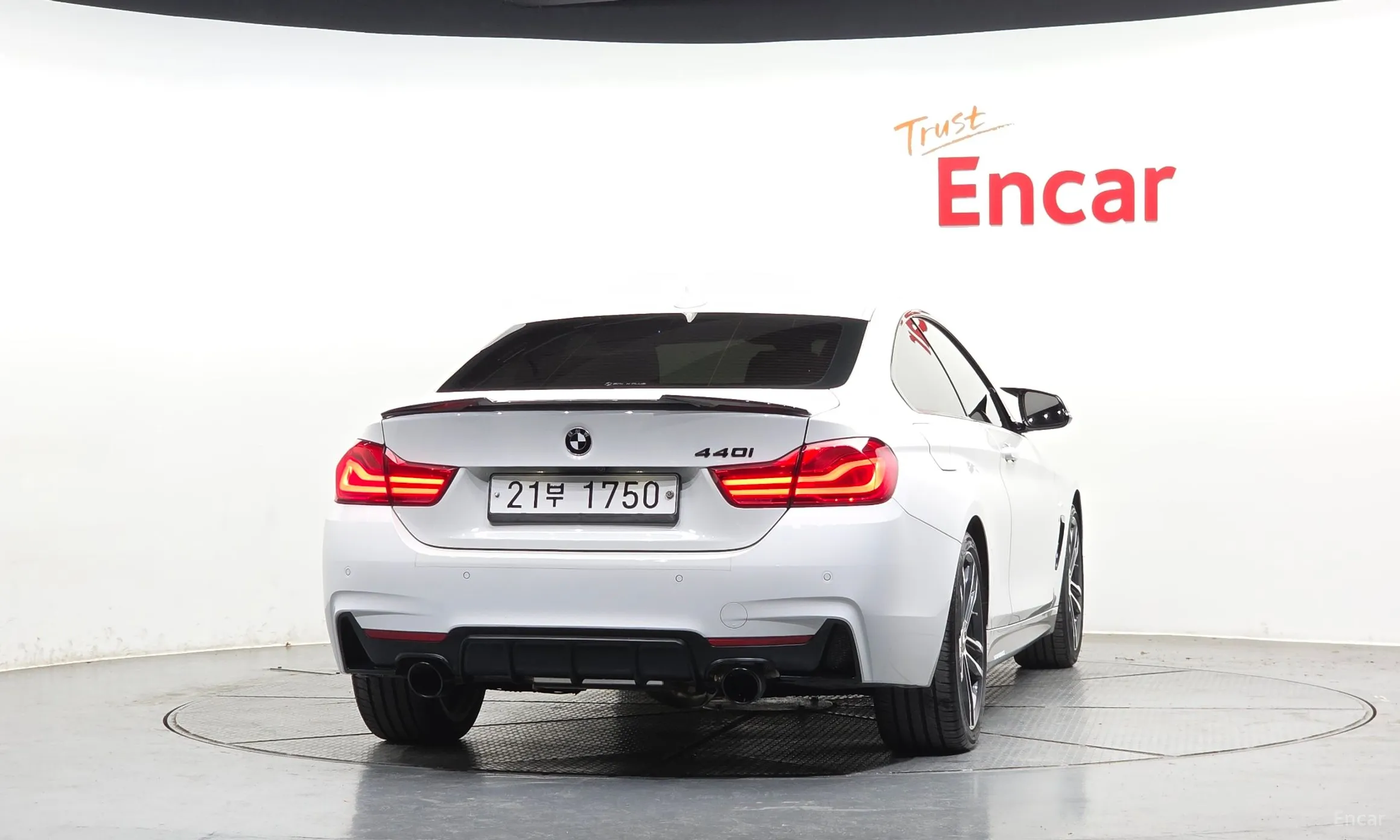 BMW Series 4 (F32) превью 4