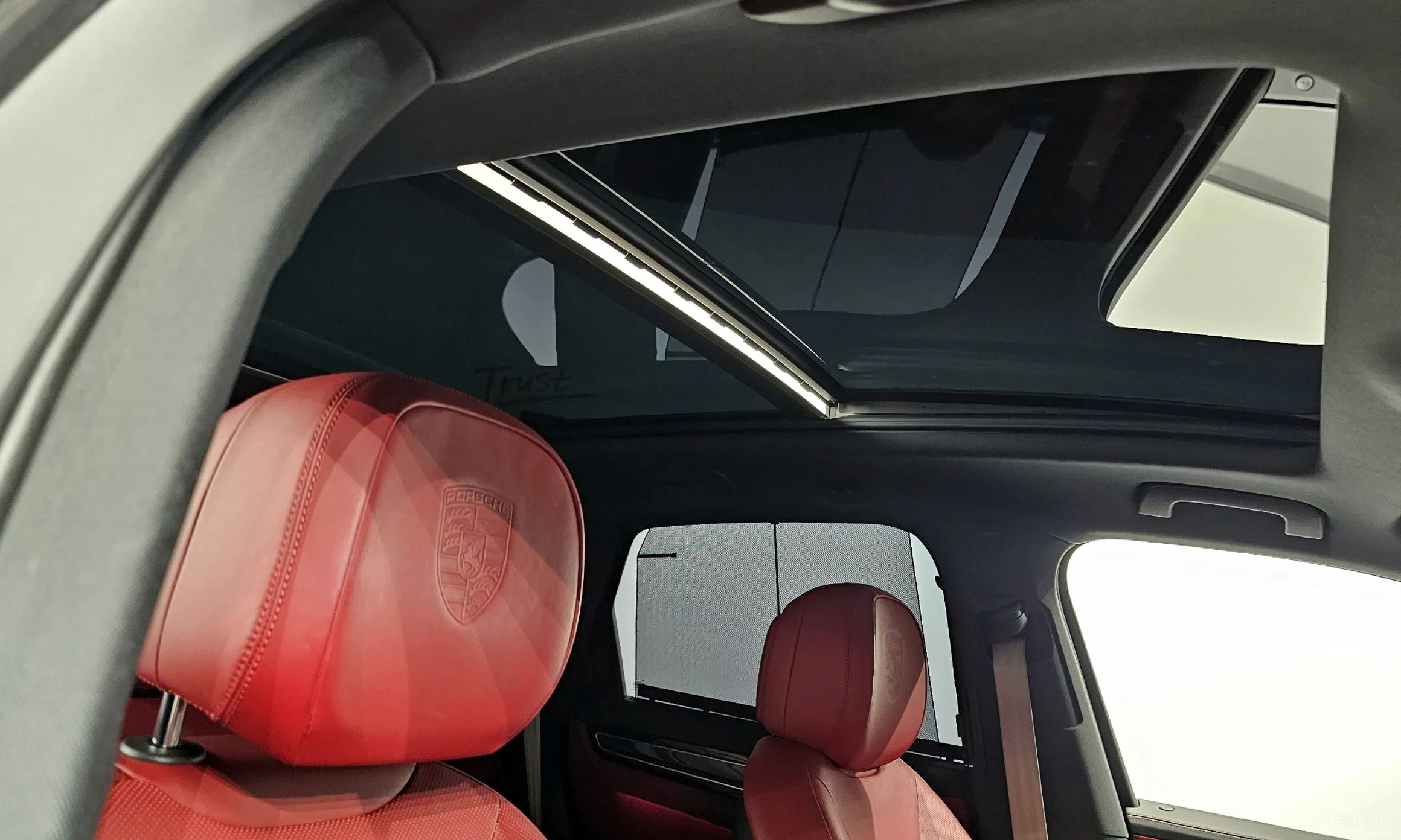 Porsche Cayenne (PO536) превью 16