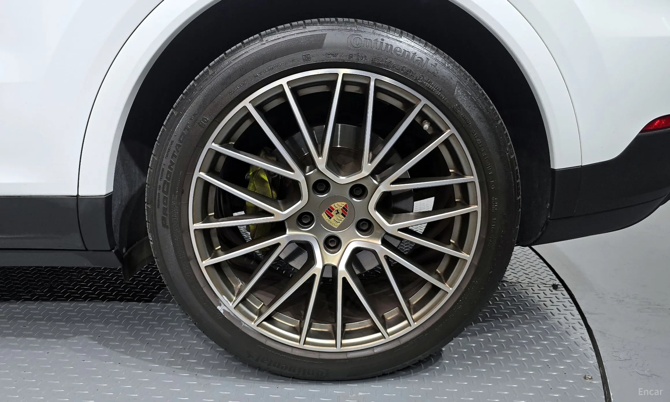 Porsche Cayenne (PO536) превью 5
