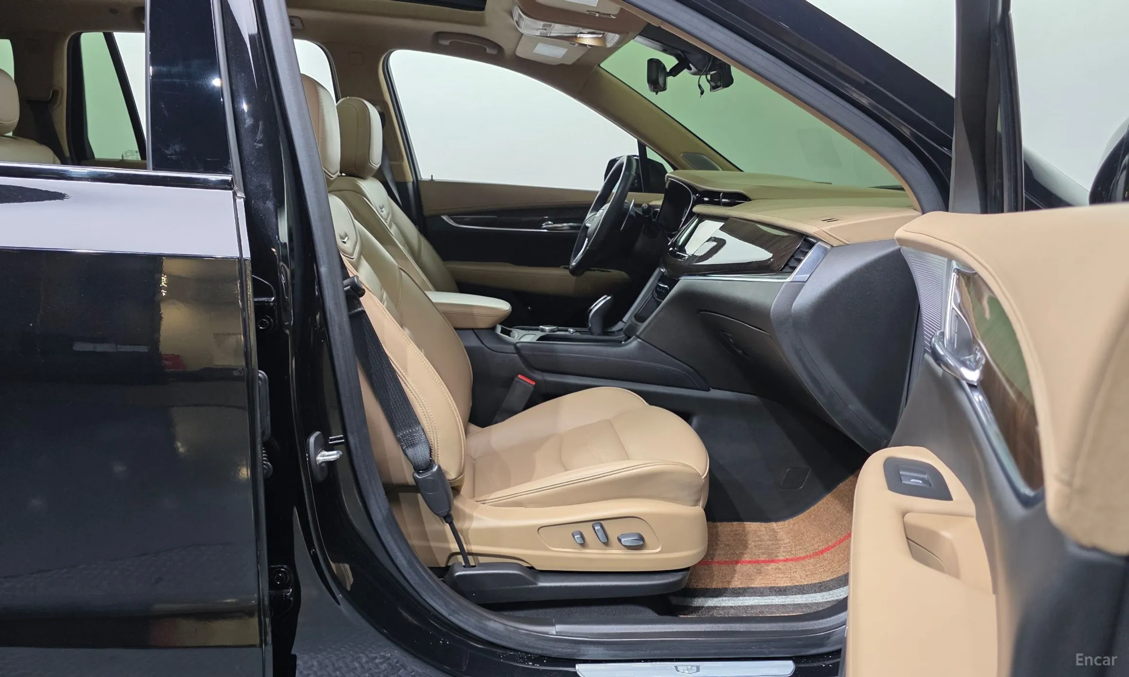 Cadillac XT6 превью 11