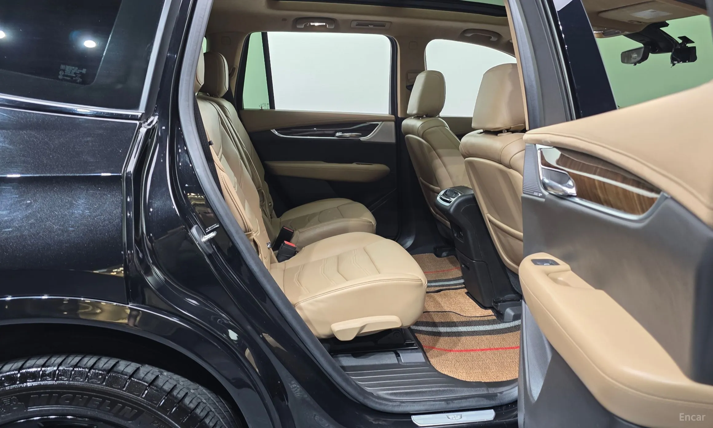 Cadillac XT6 превью 12