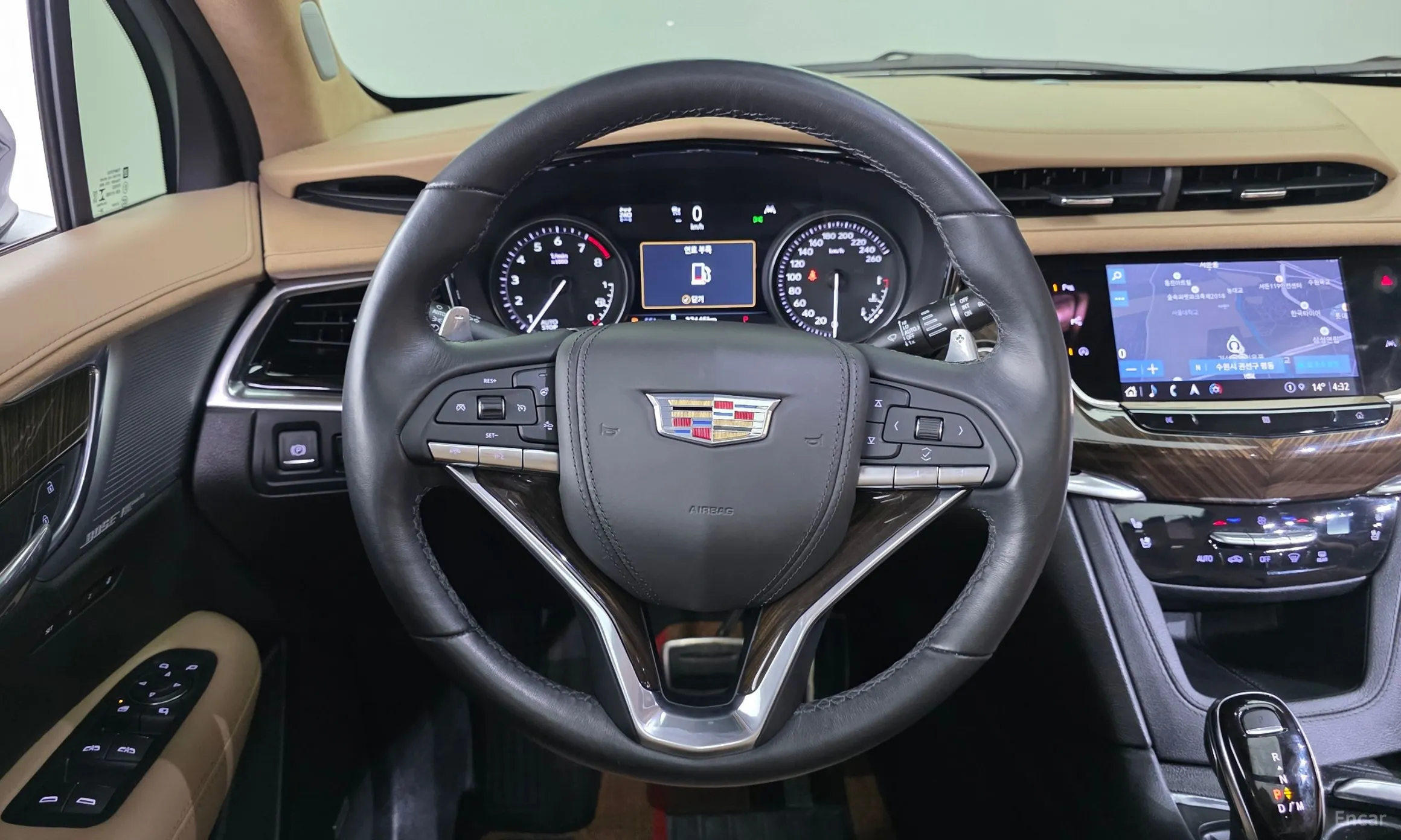 Cadillac XT6 превью 13