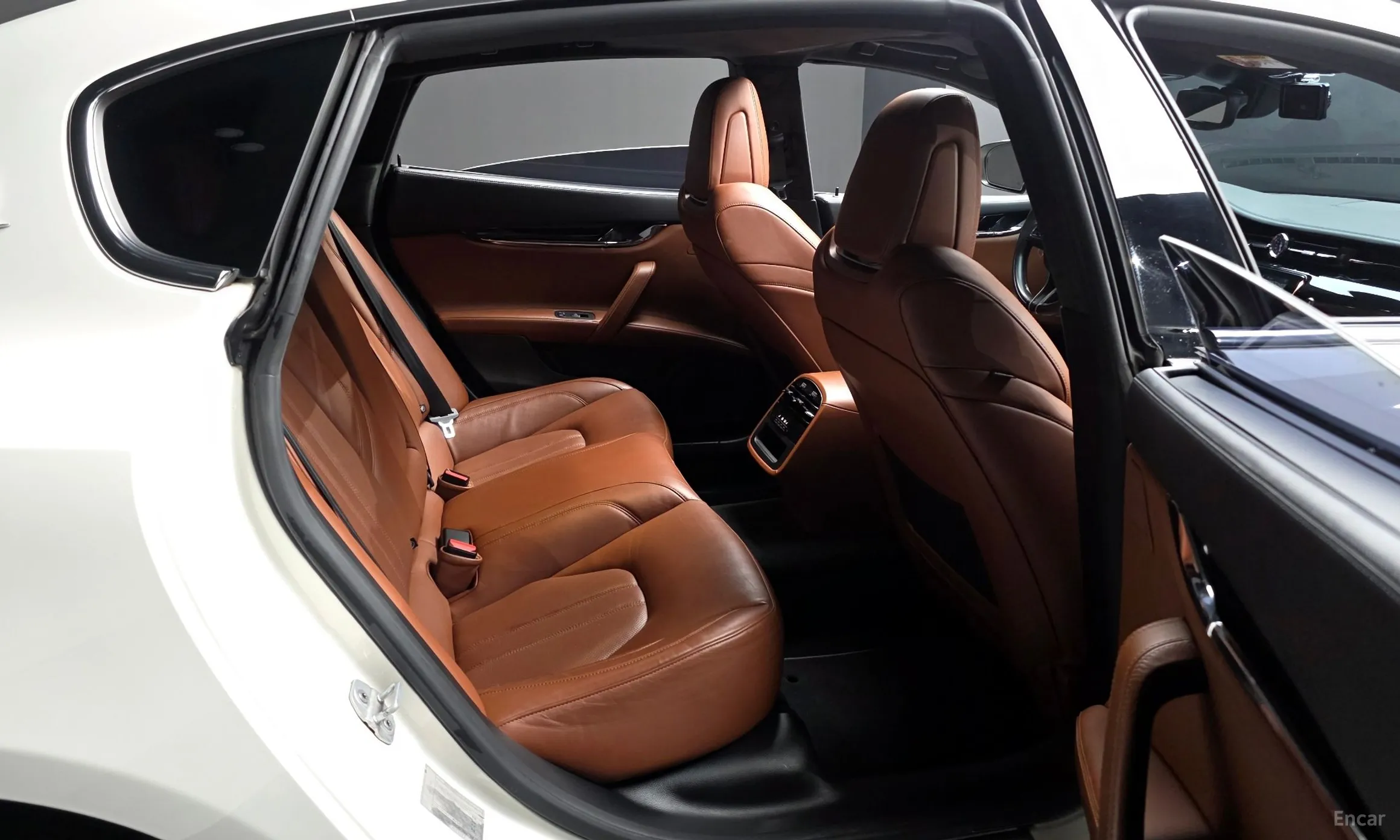 Maserati Quattroporte превью 11