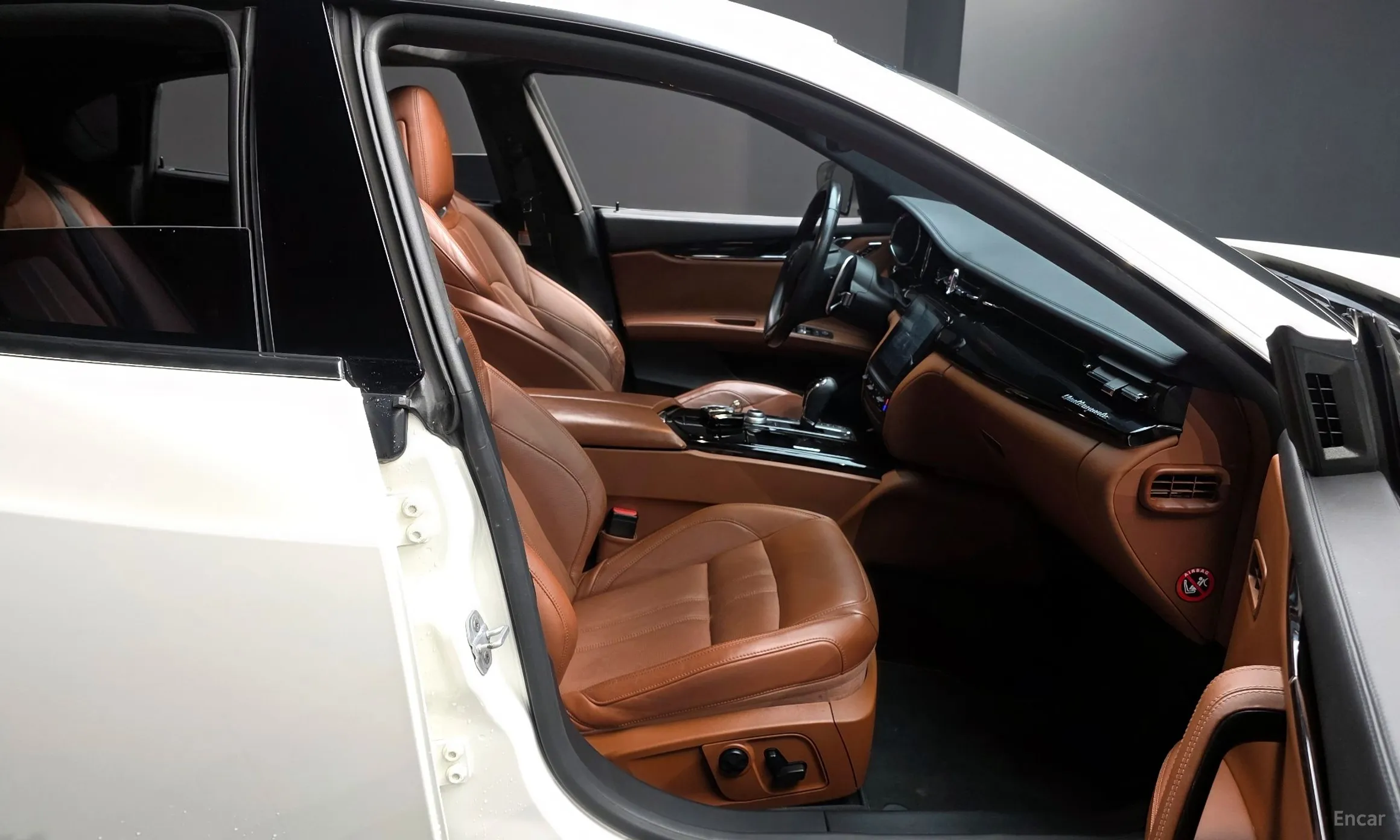 Maserati Quattroporte превью 12