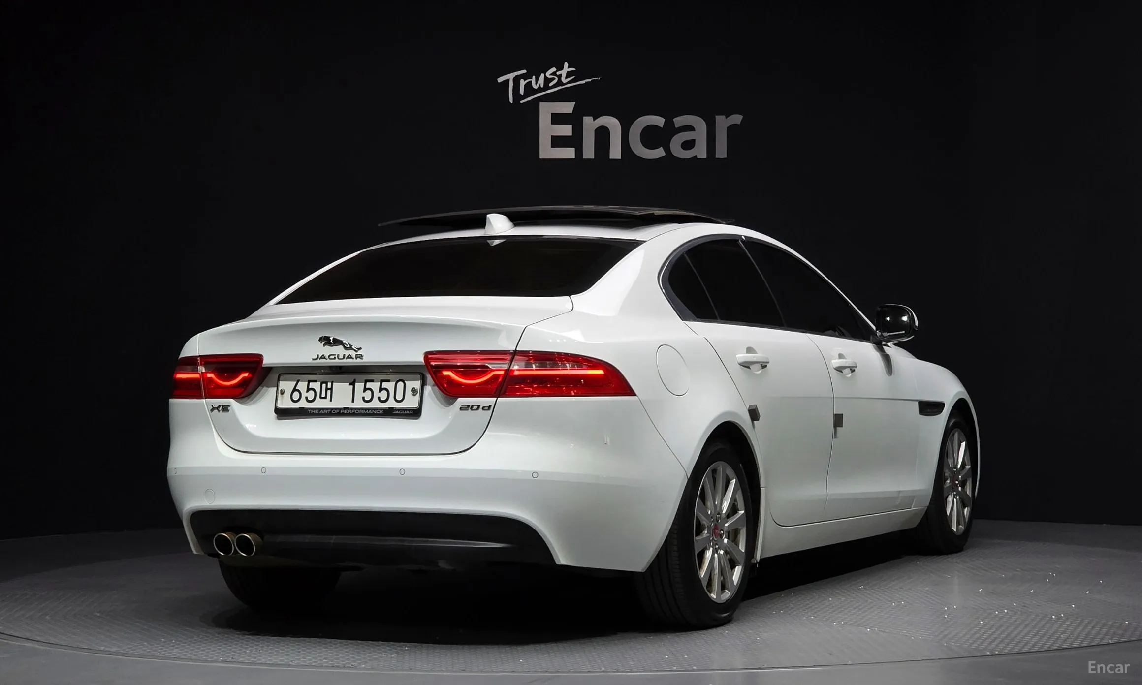 Jaguar XE превью 2