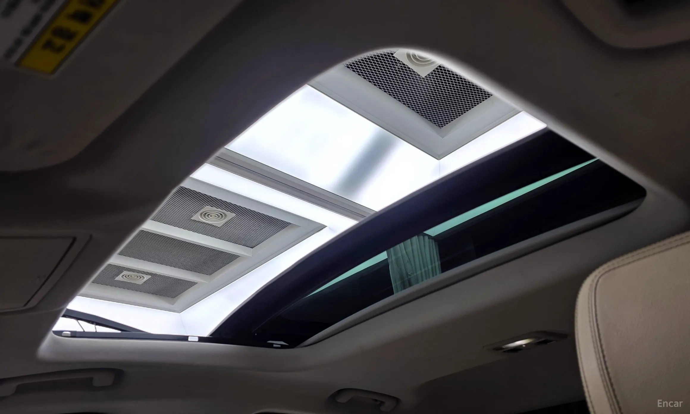 Jaguar XE превью 19