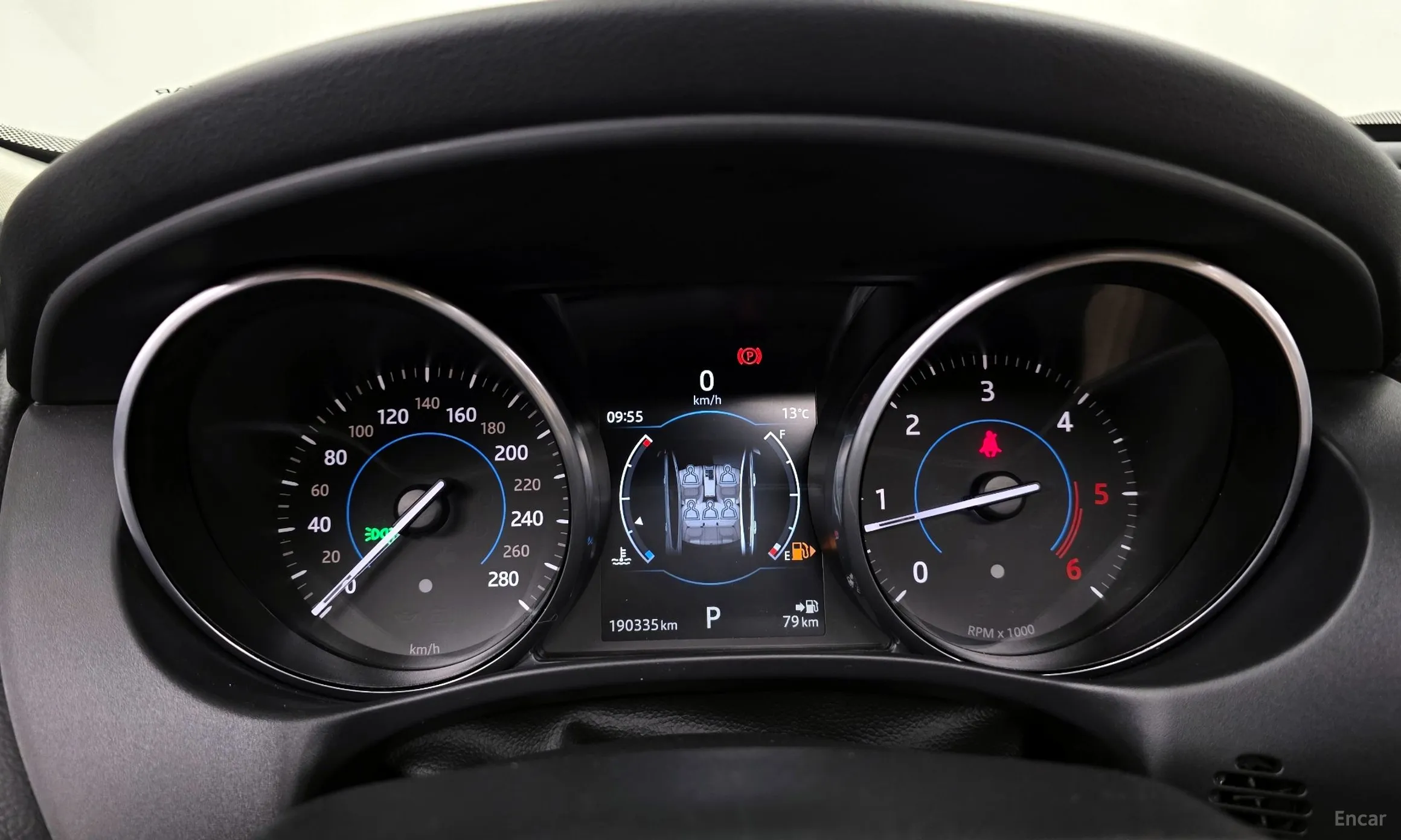 Jaguar XE превью 8