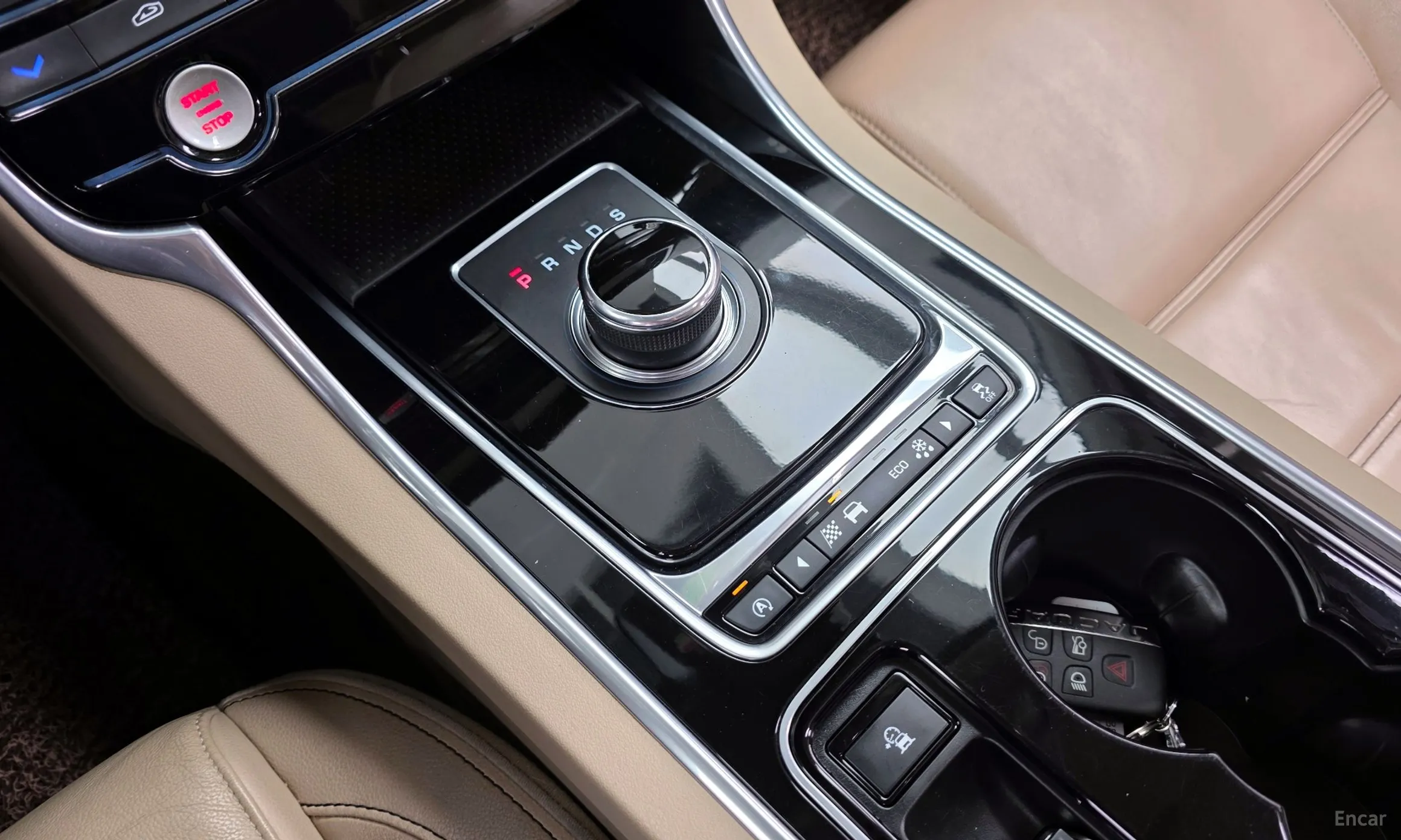 Jaguar XE превью 9