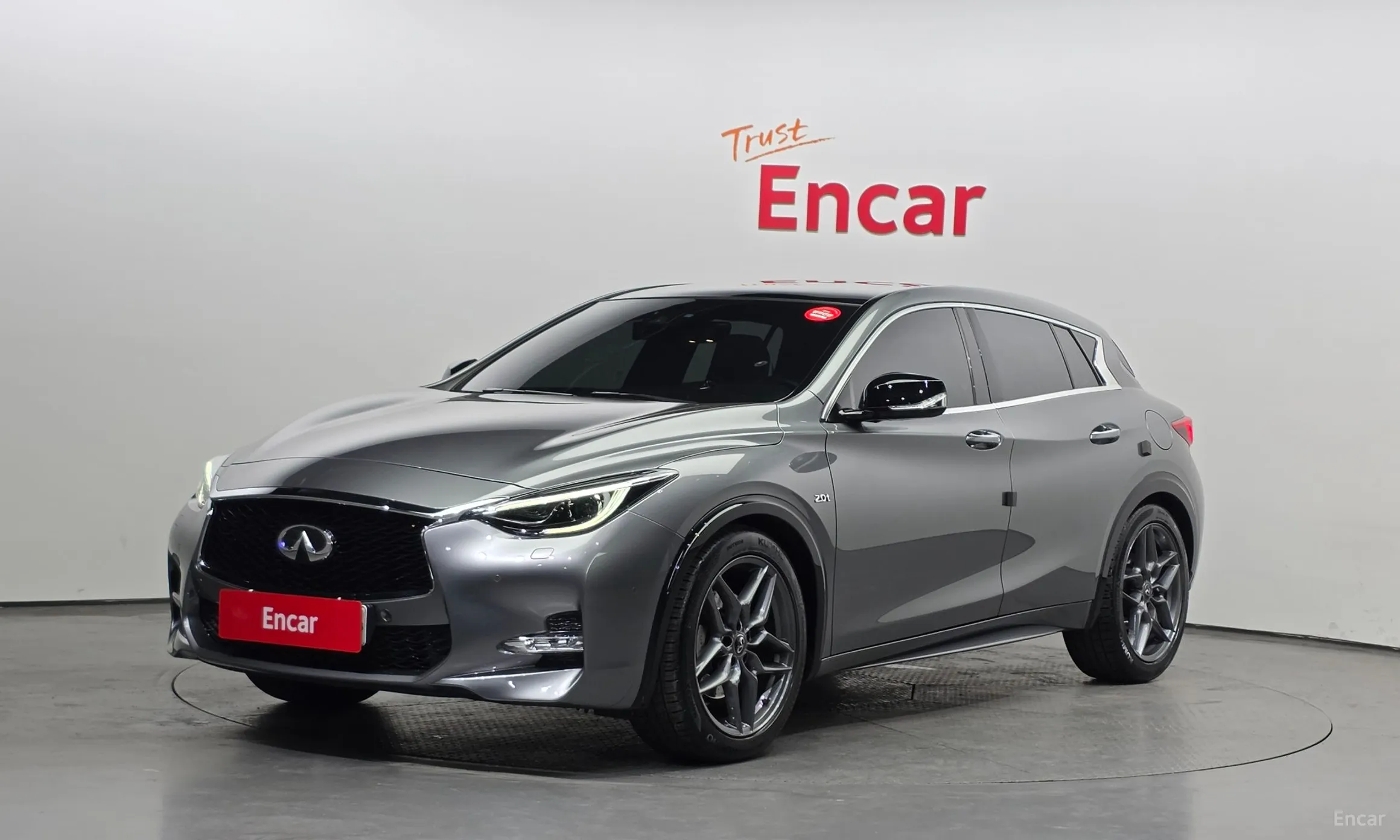 Infiniti Q30