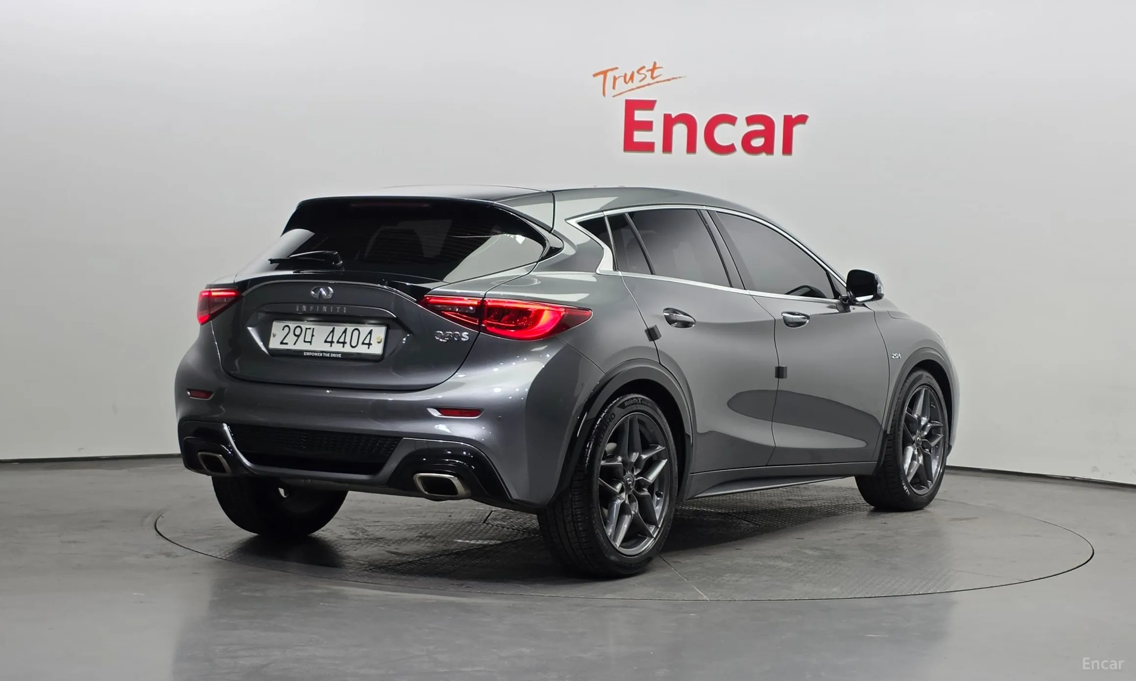 Infiniti Q30