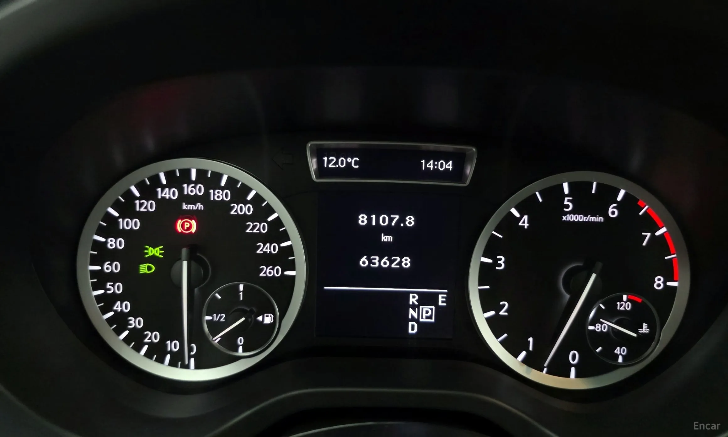 Infiniti Q30 превью 8
