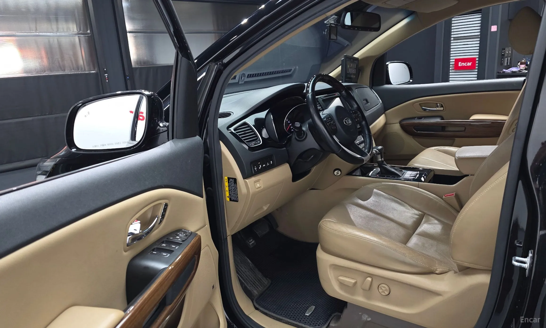 Kia Carnival превью 10