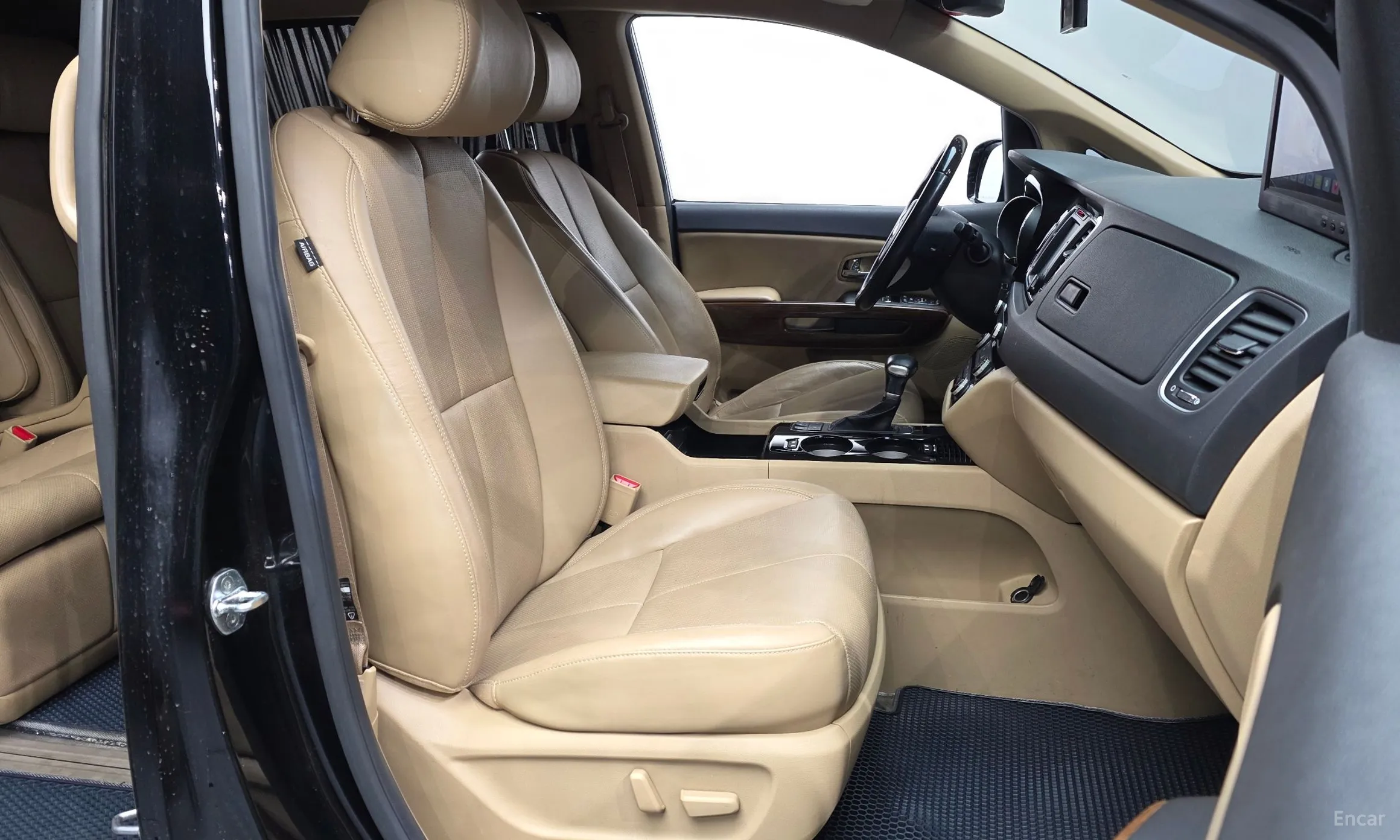 Kia Carnival превью 11