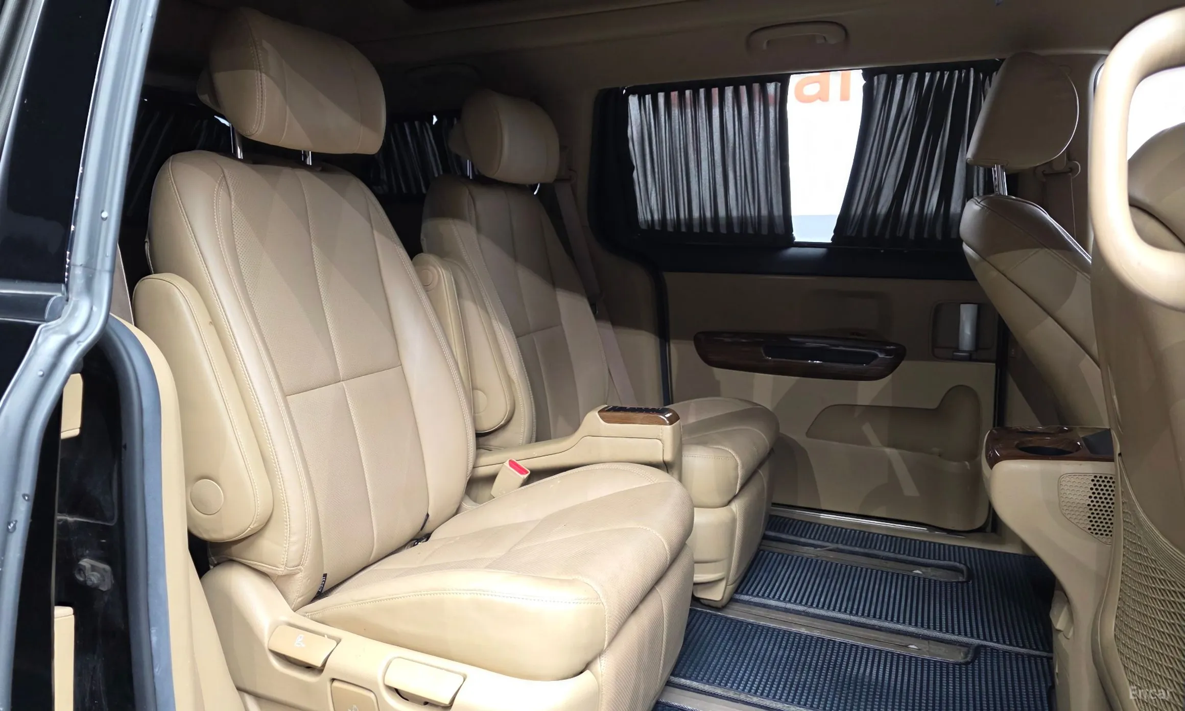Kia Carnival превью 12