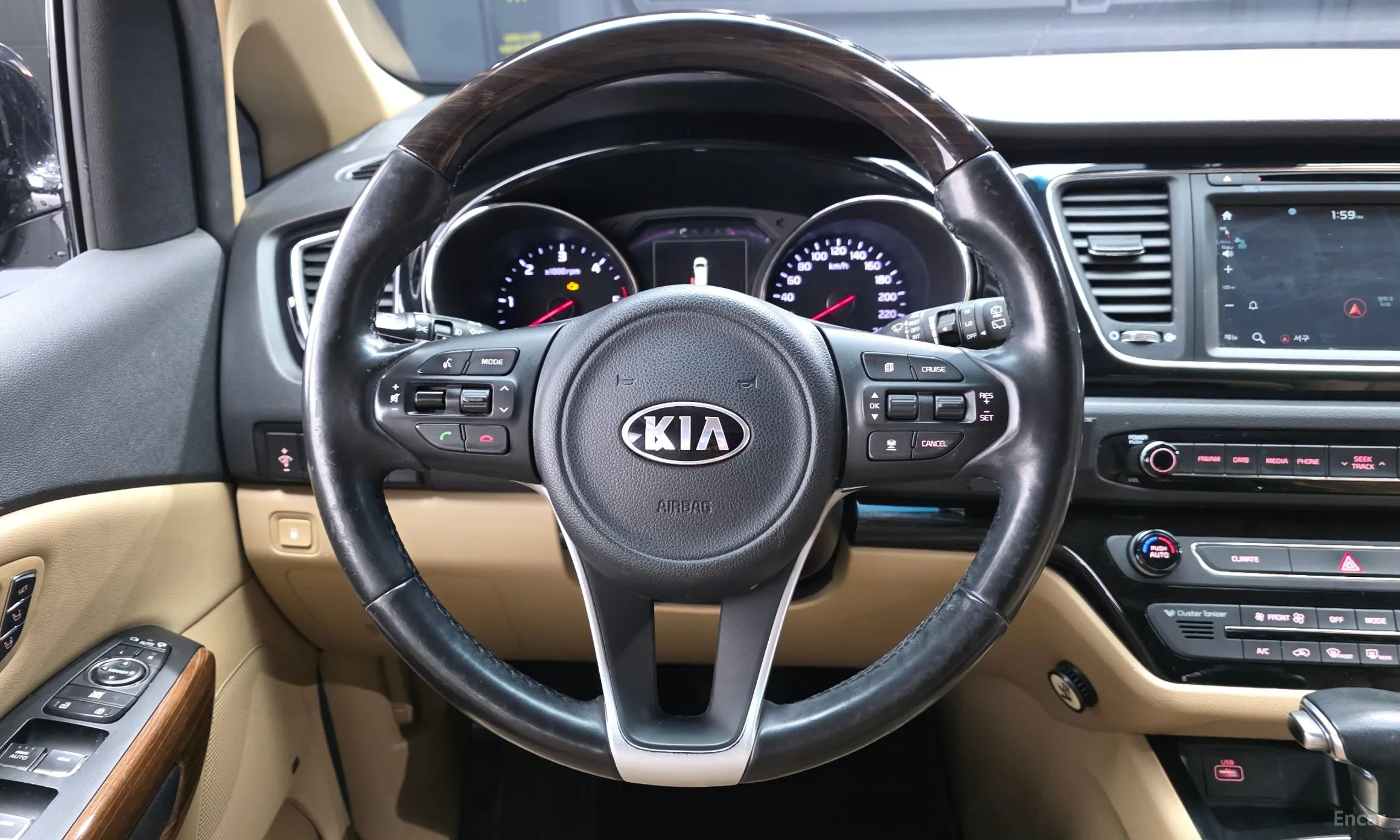 Kia Carnival превью 13