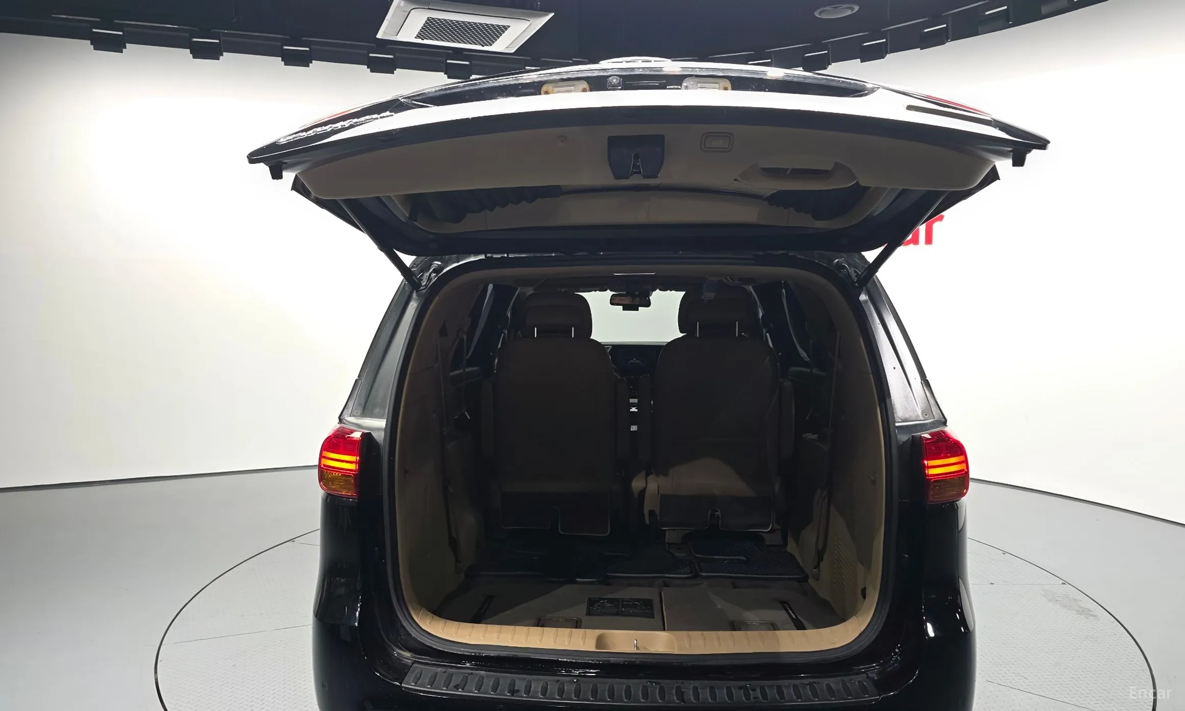 Kia Carnival превью 20