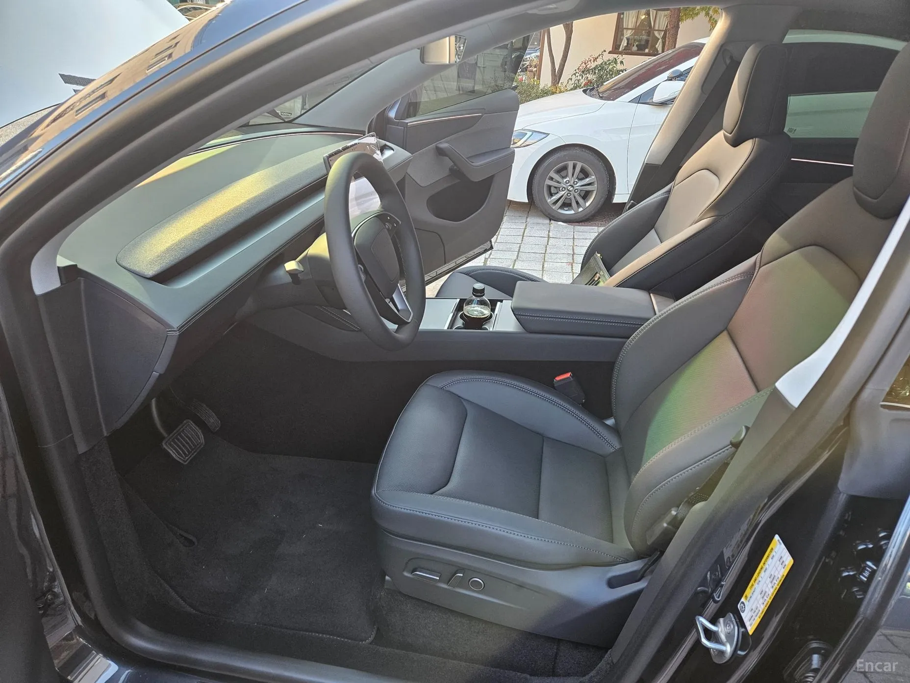 Tesla Model Y превью 14