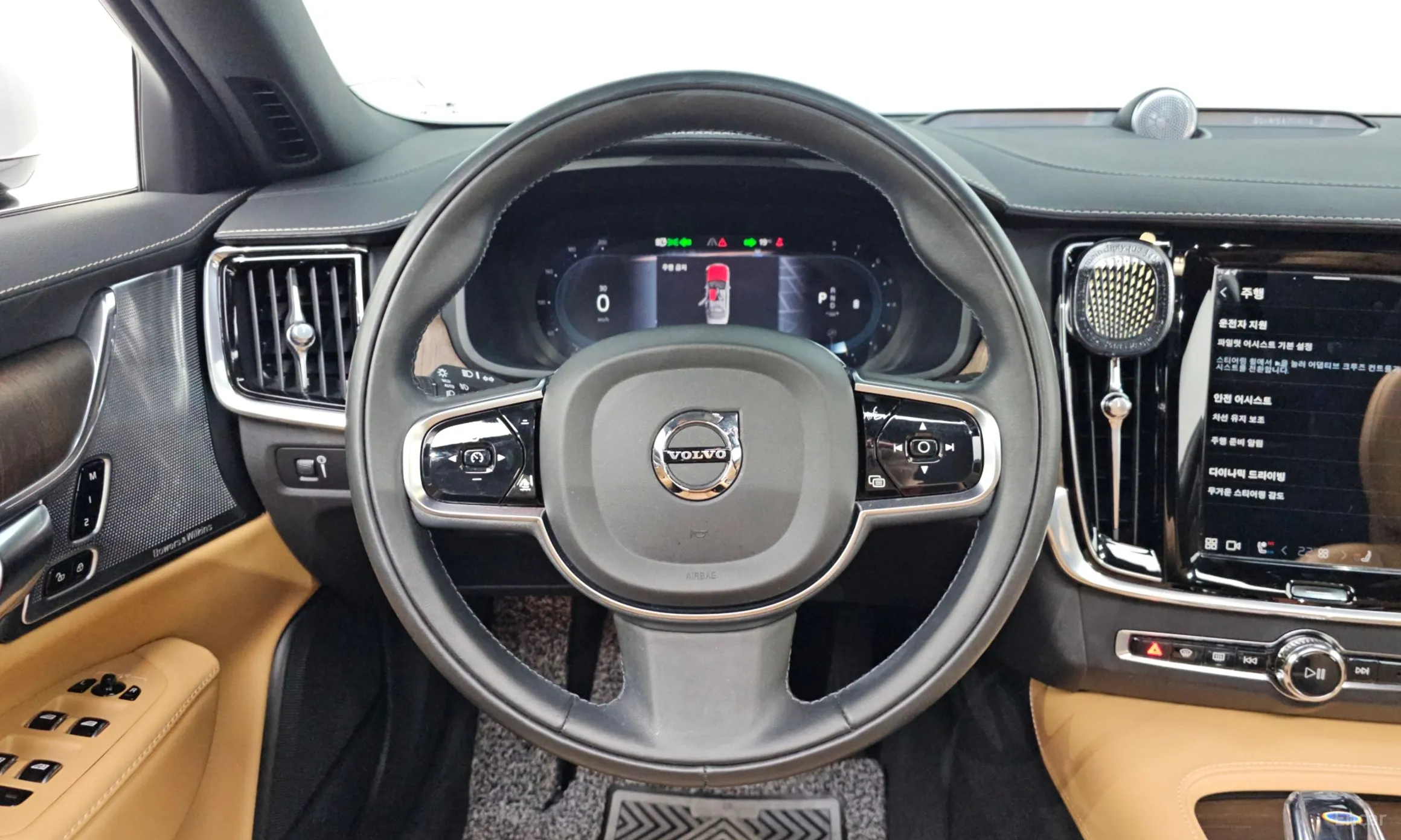 Volvo S90 превью 13