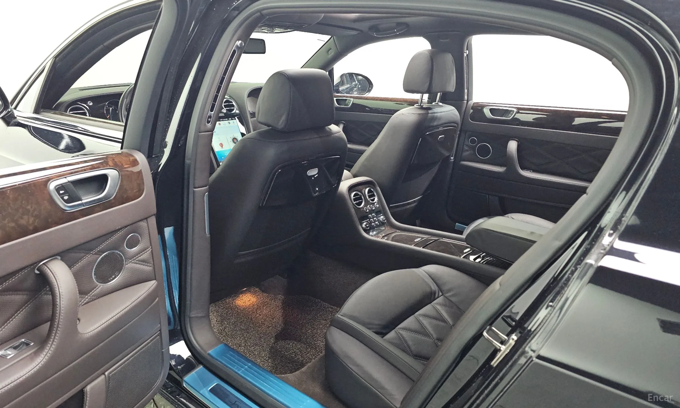 Bentley Flying Spur Gen 1 превью 12