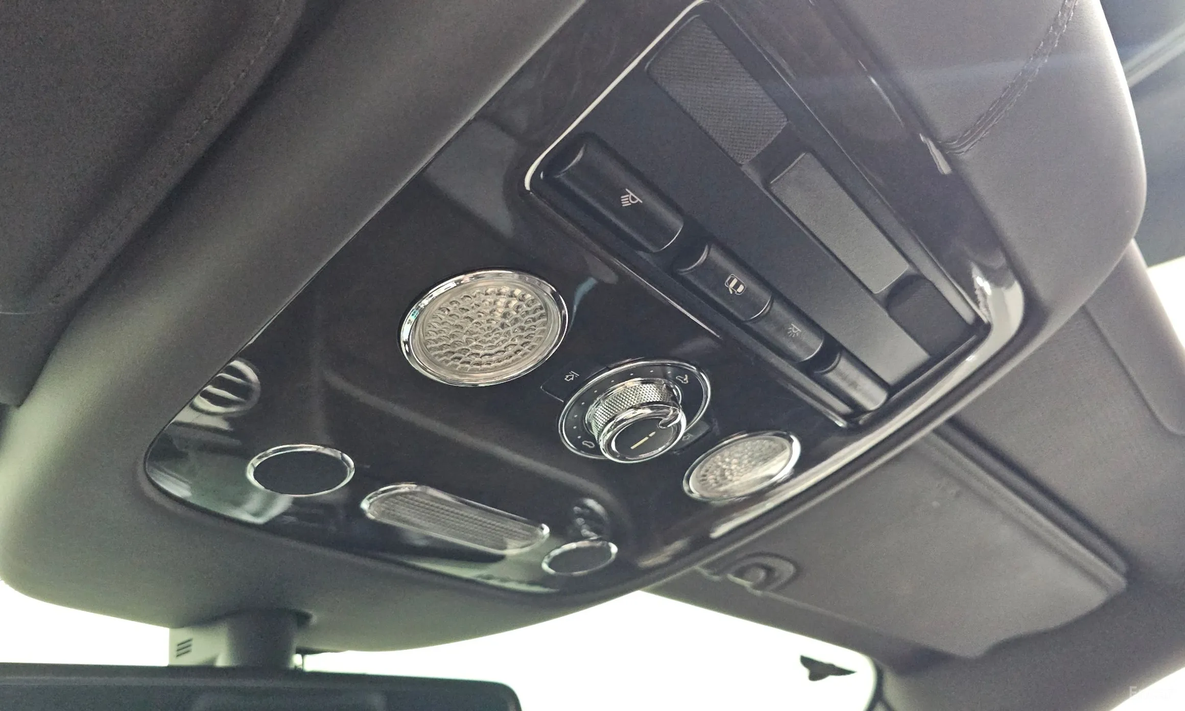 Bentley Flying Spur Gen 1 превью 16