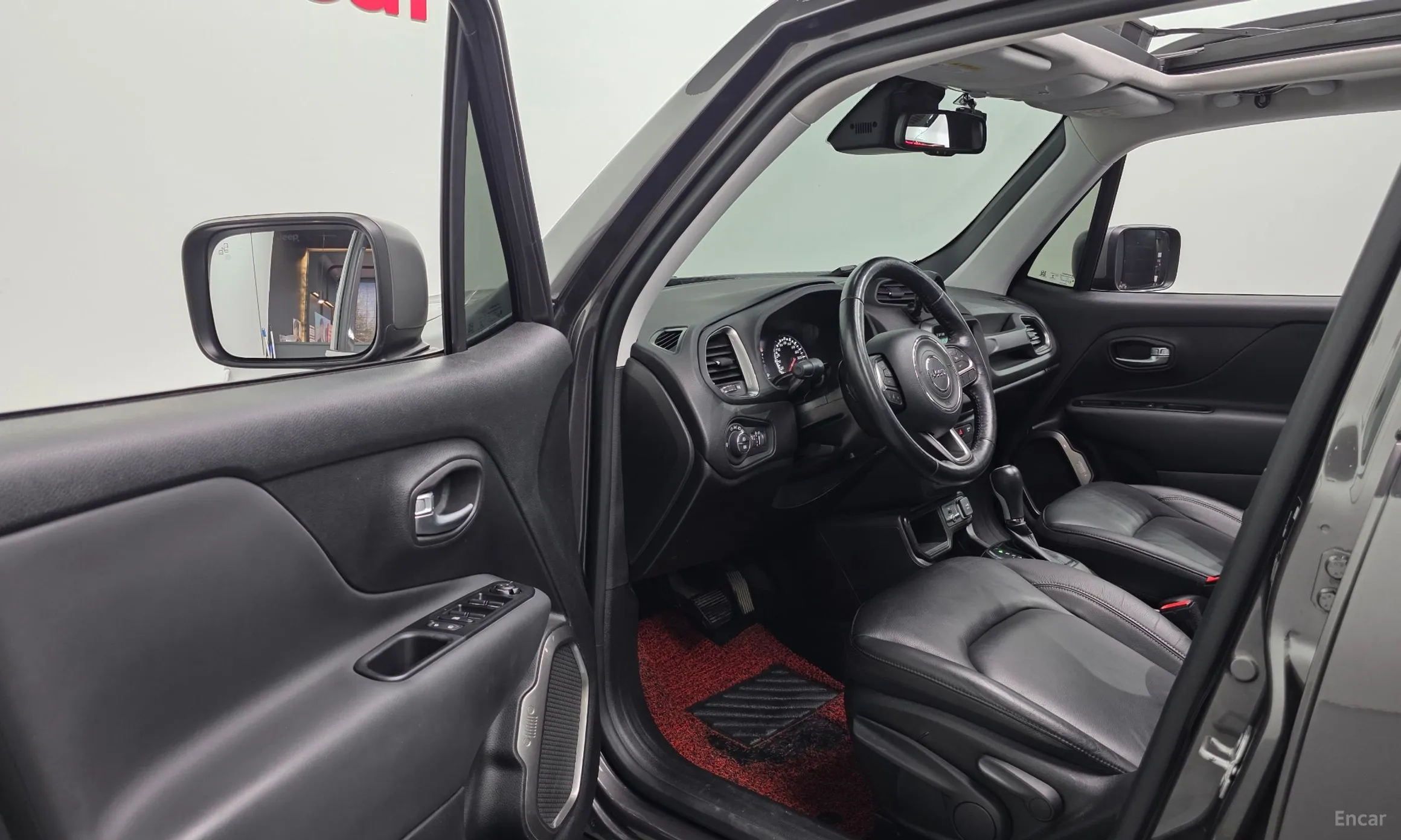 Jeep Renegade превью 10