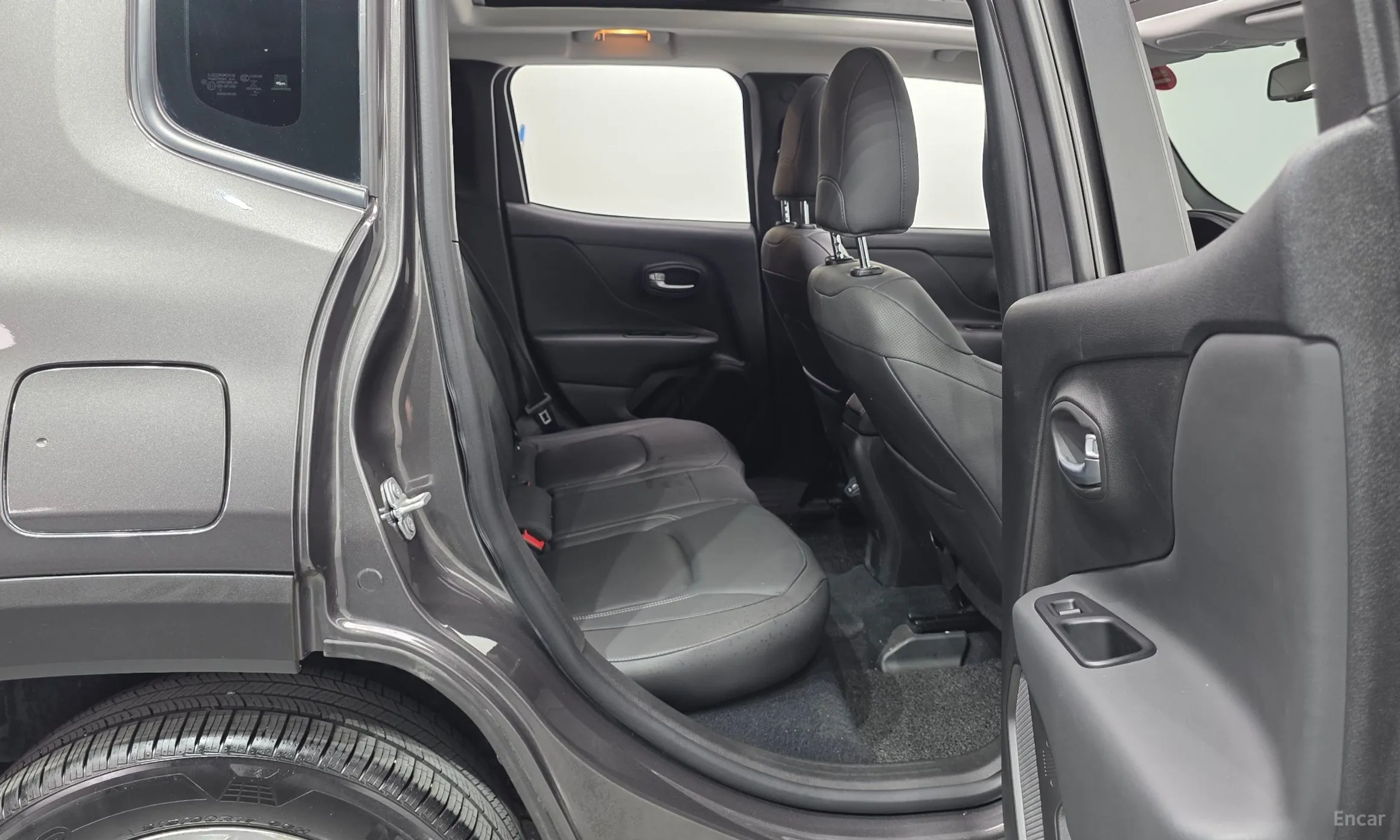 Jeep Renegade превью 12