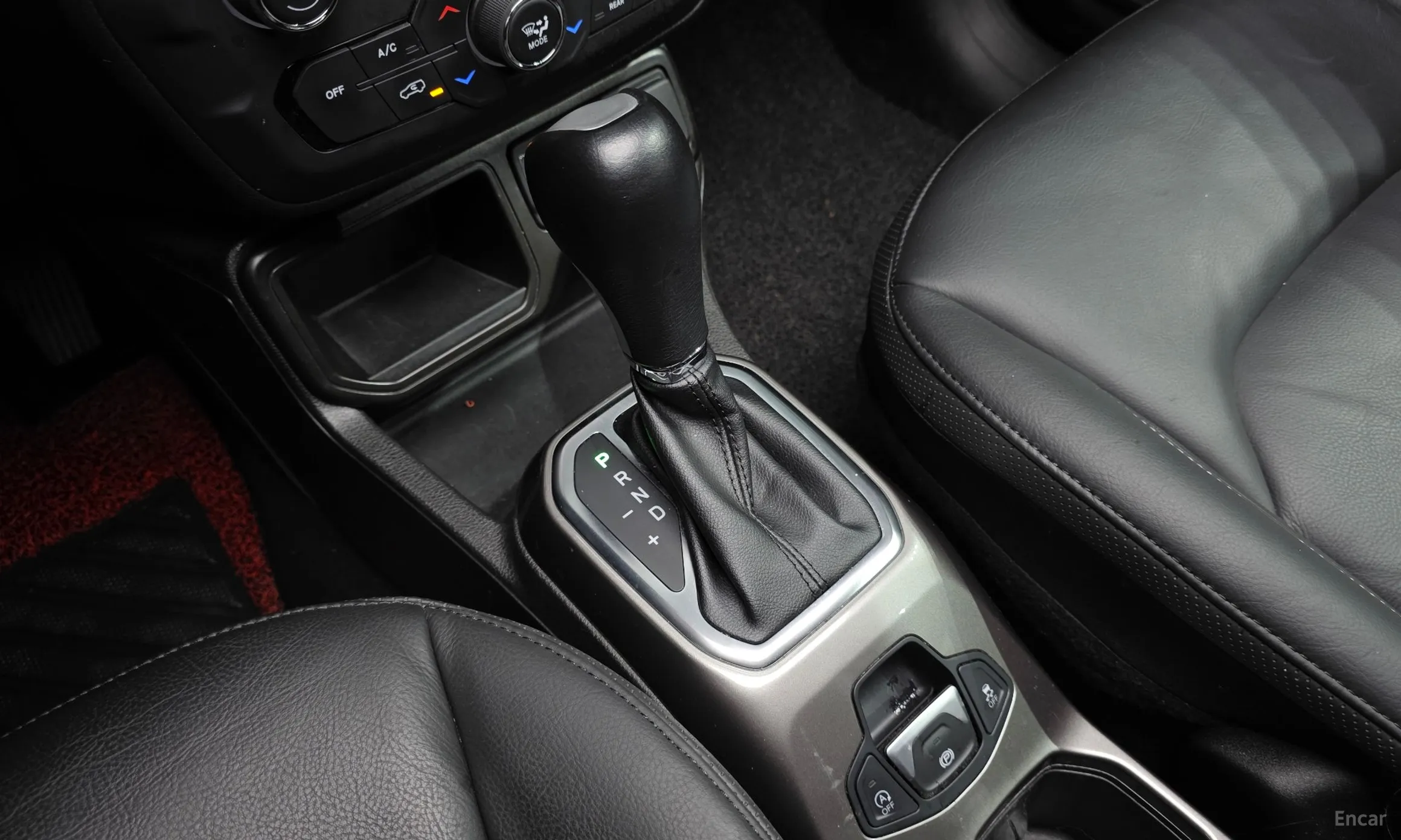 Jeep Renegade превью 9