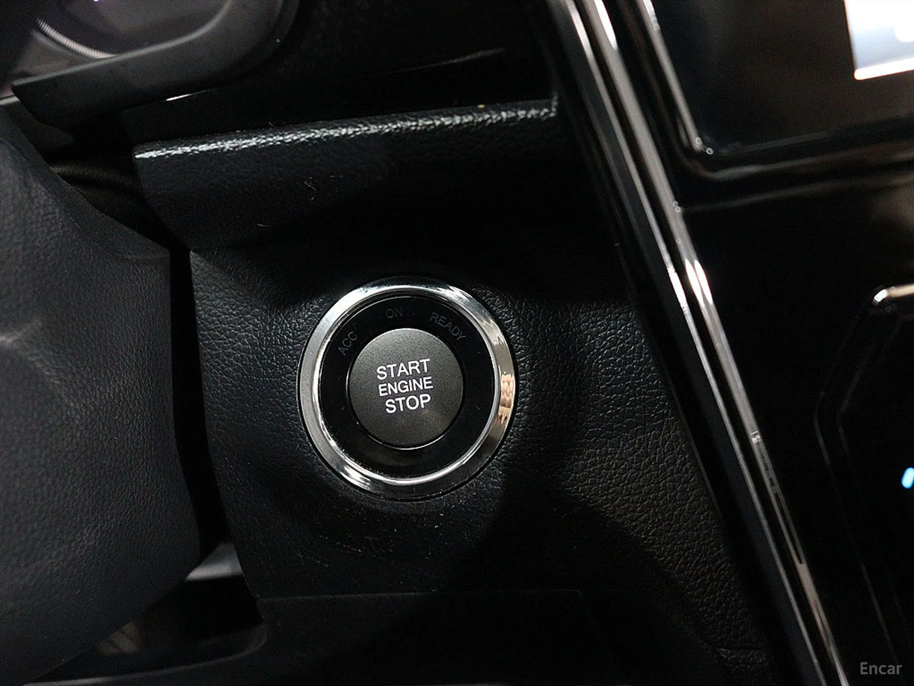 KG Mobility (SsangYong) Berry New Tivoli превью 8