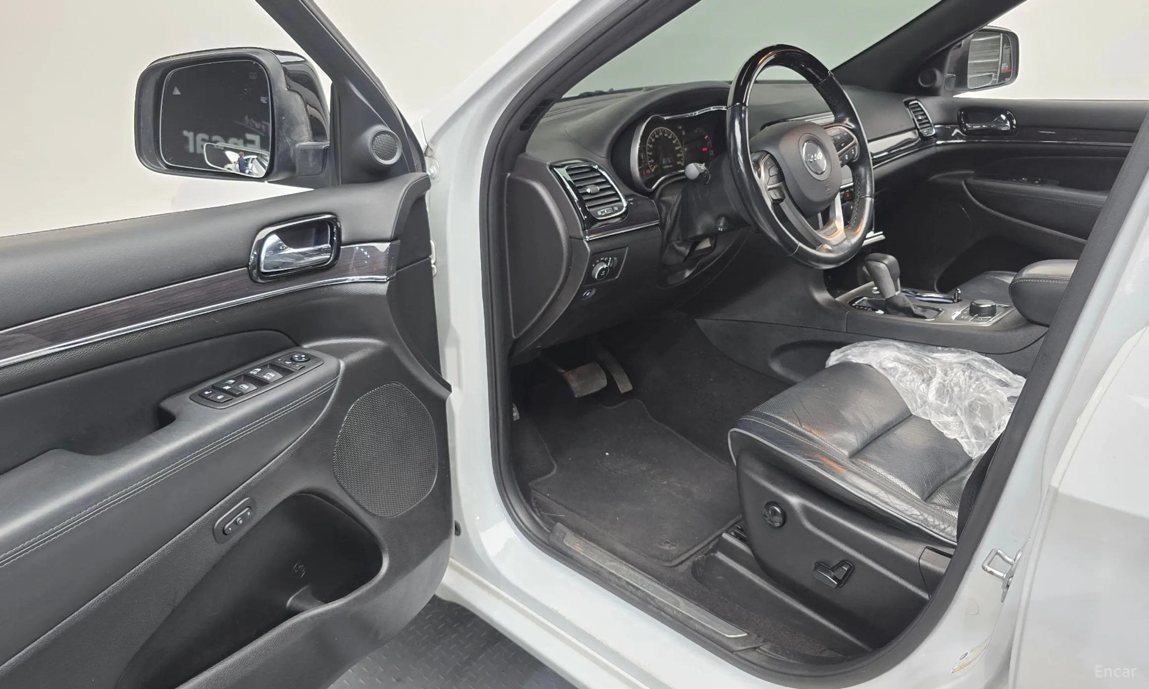 Jeep Grand Cherokee превью 10