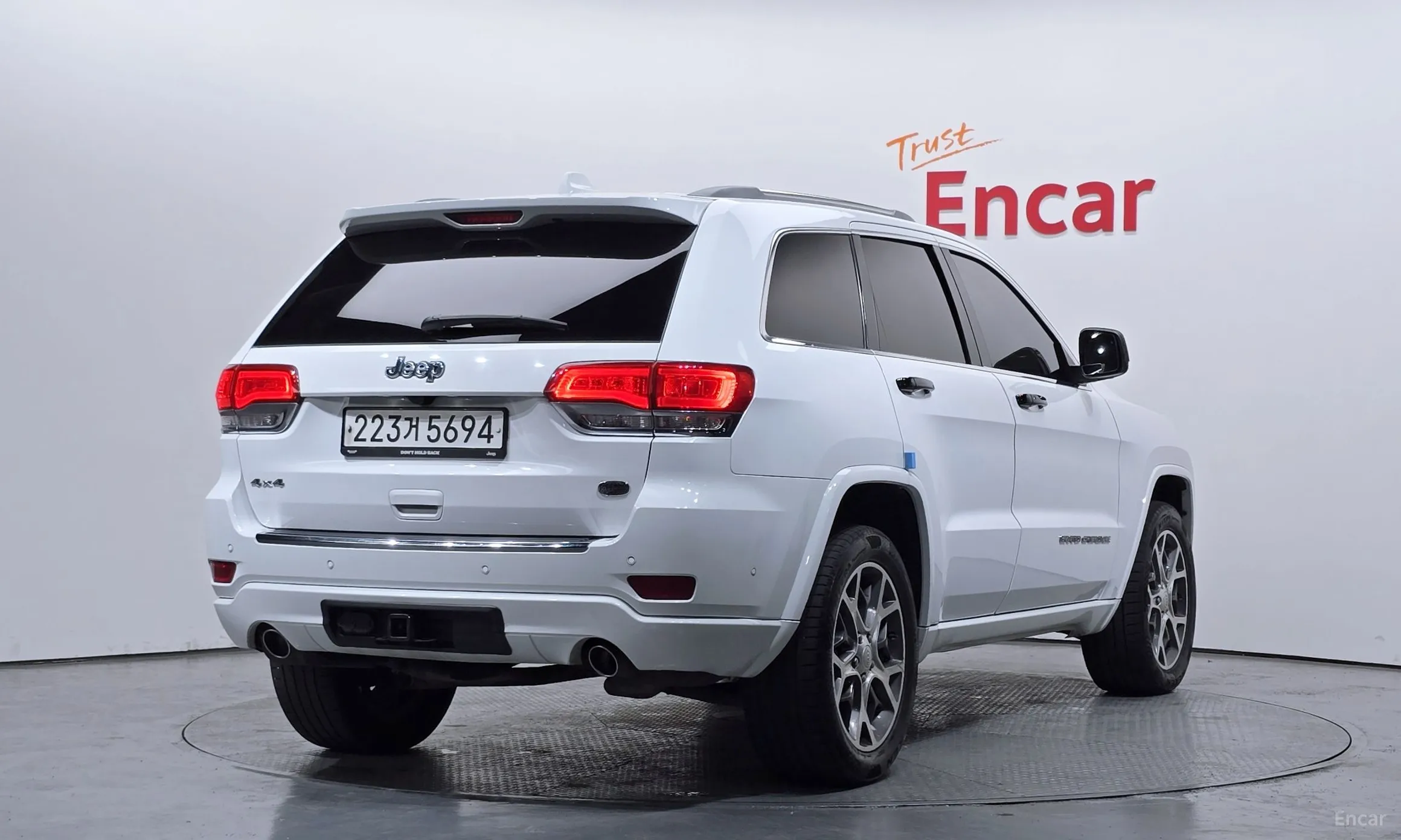 Jeep Grand Cherokee превью 2