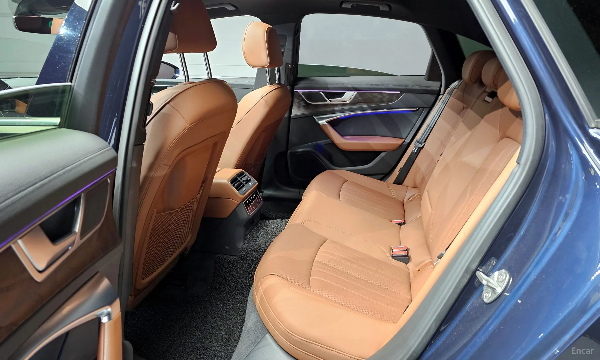 Audi A6 (C8) превью 11