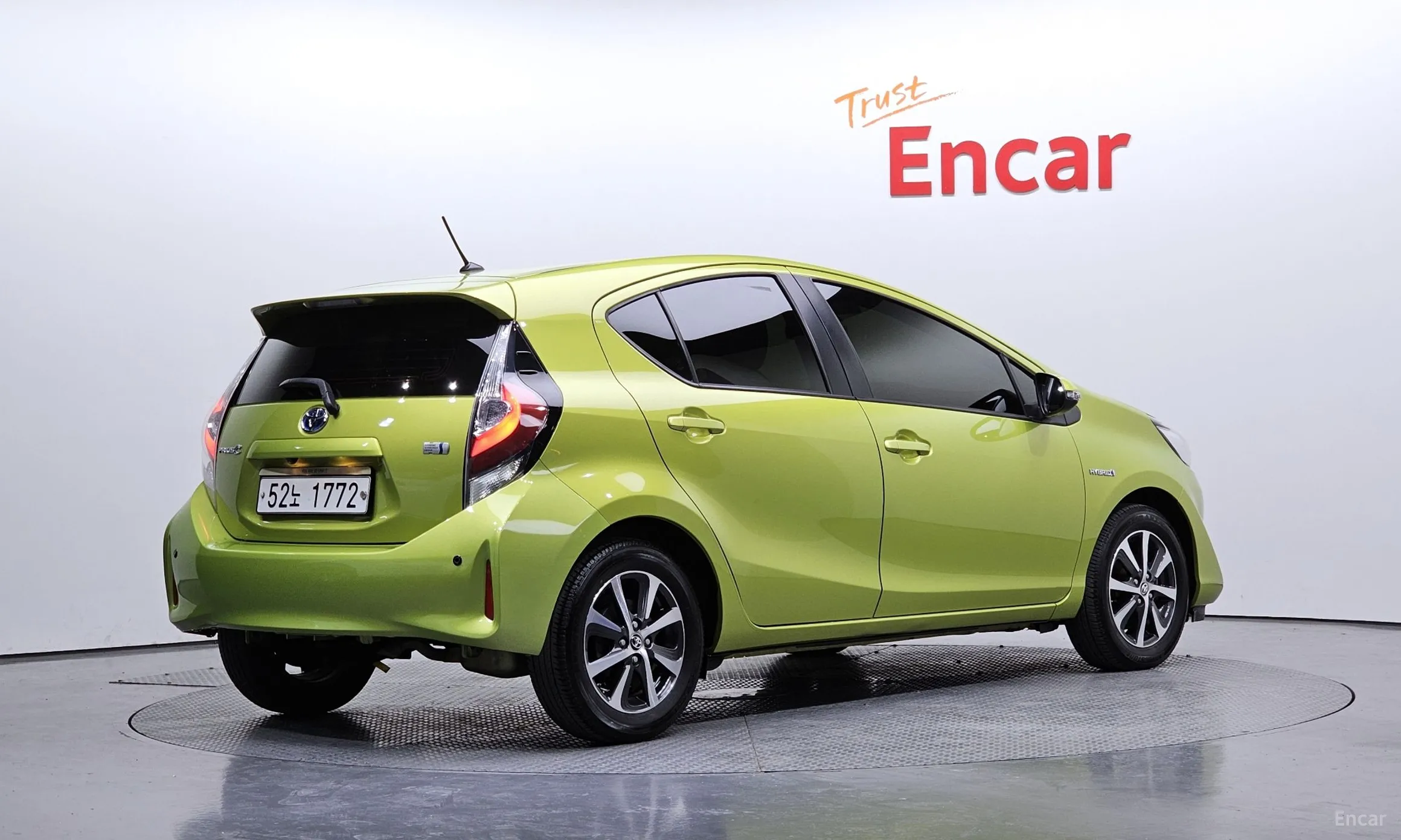 Toyota Prius C превью 2