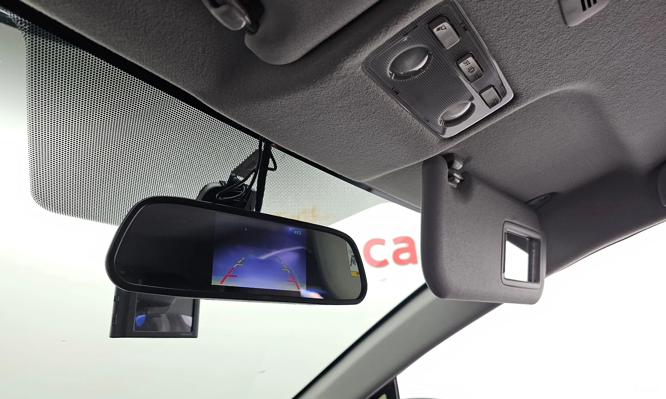 Toyota Prius C превью 19