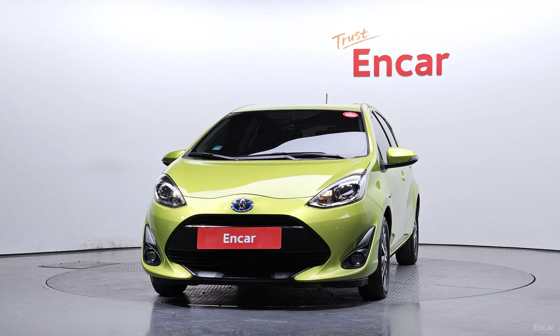 Toyota Prius C превью 3