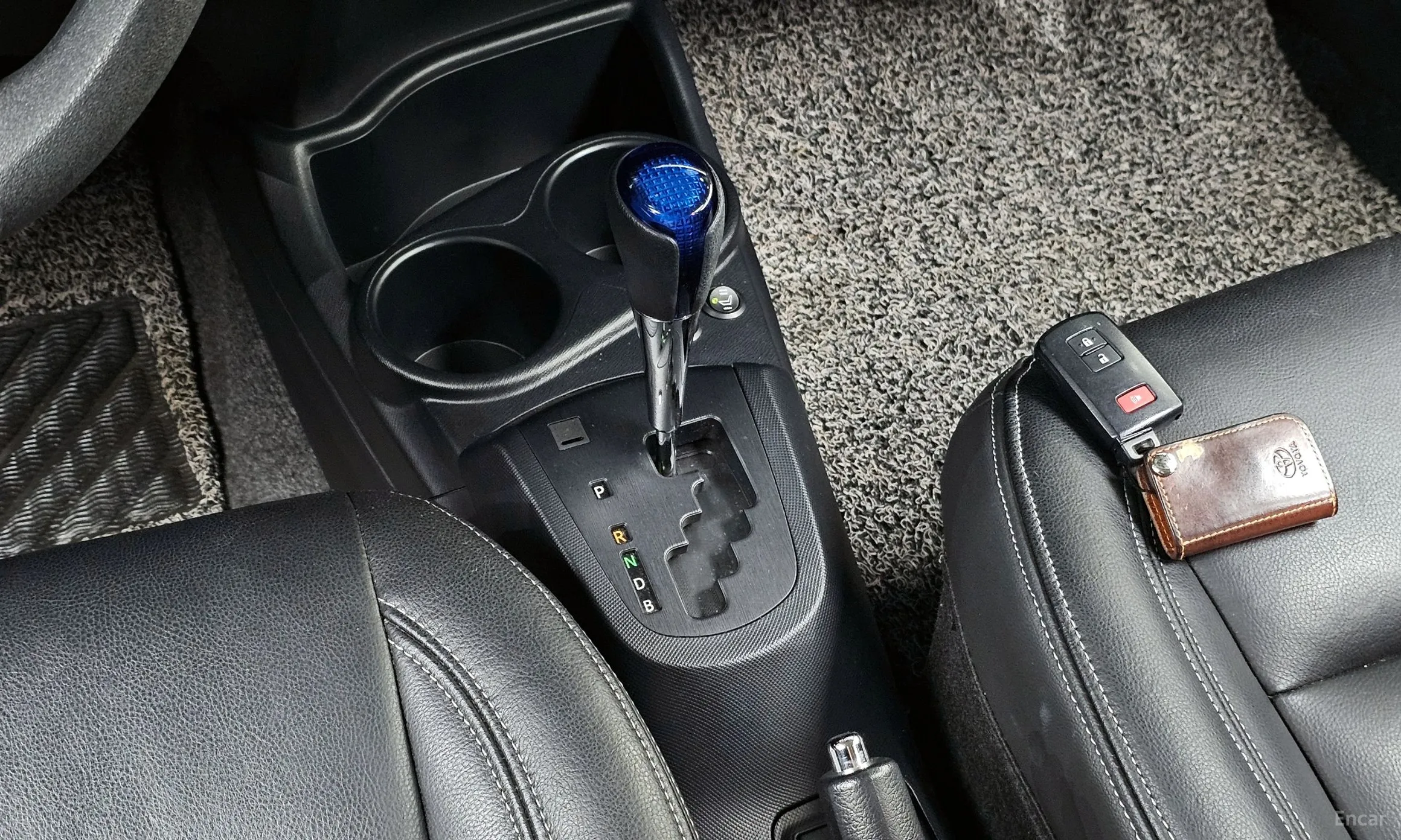 Toyota Prius C превью 9