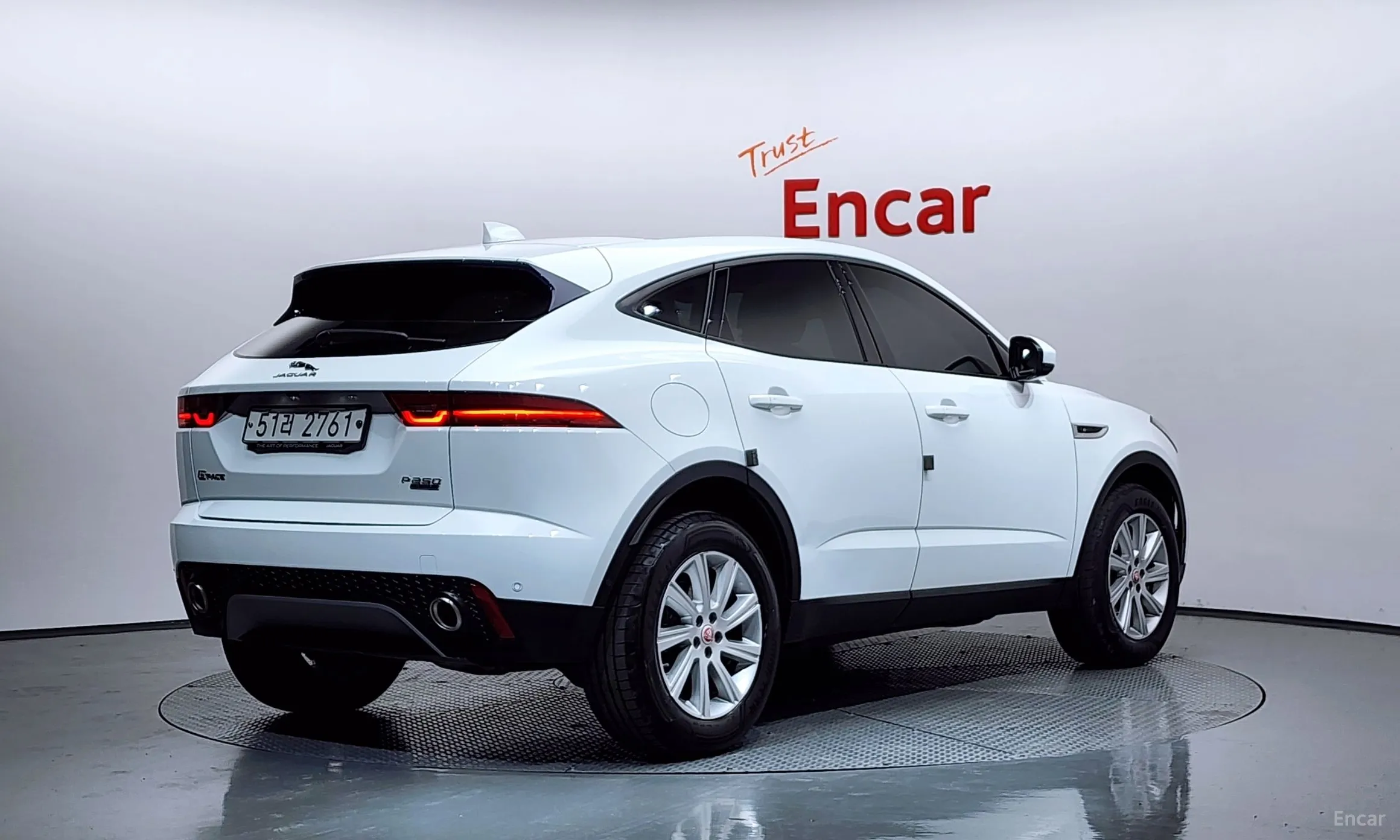 Jaguar E-PACE превью 2