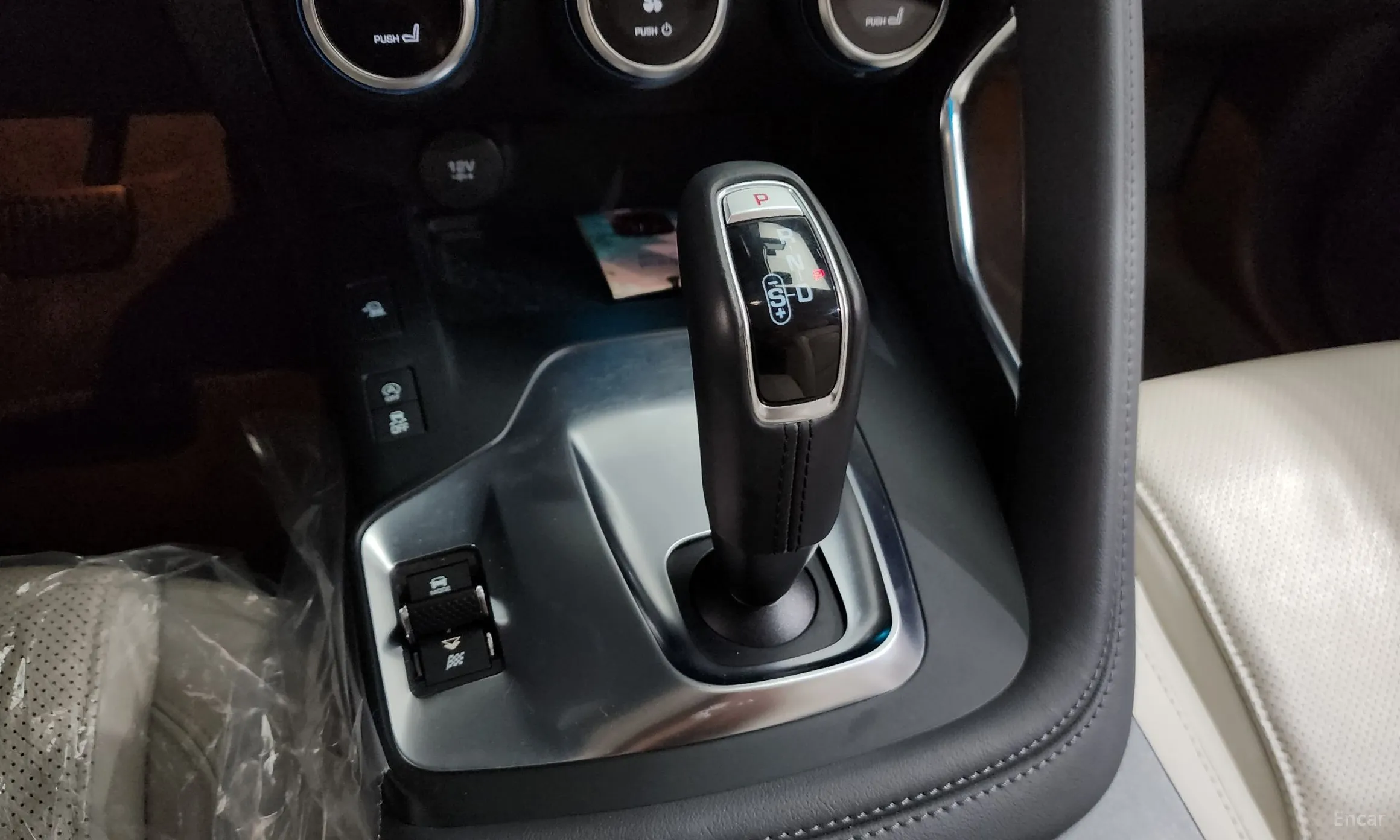 Jaguar E-PACE превью 9