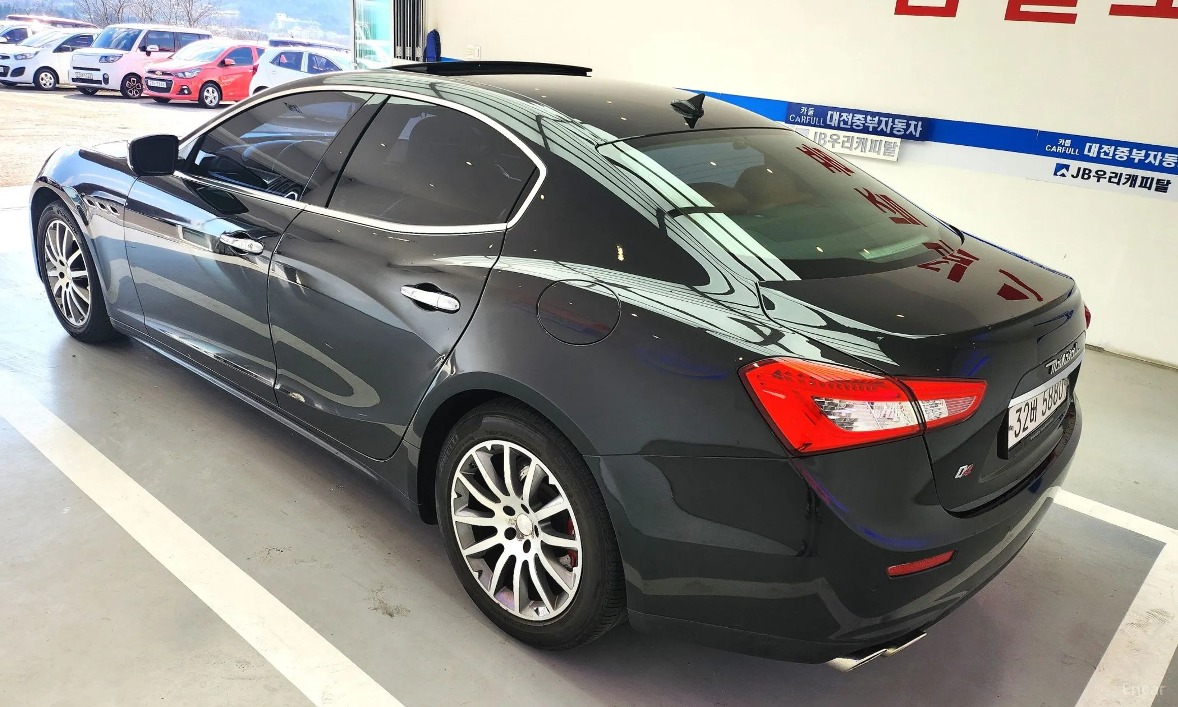 Maserati Ghibli превью 12