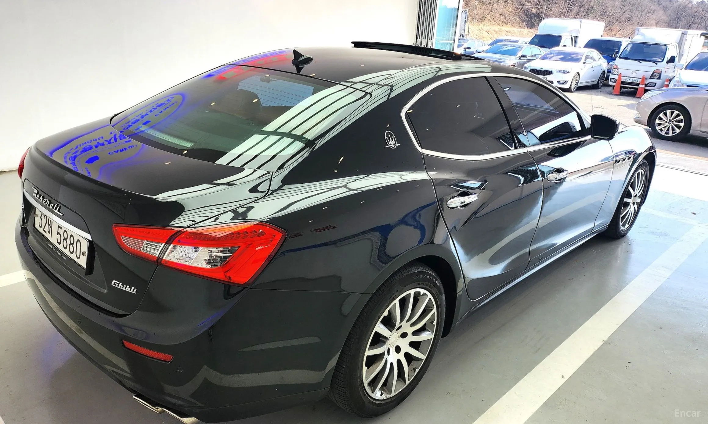 Maserati Ghibli превью 13