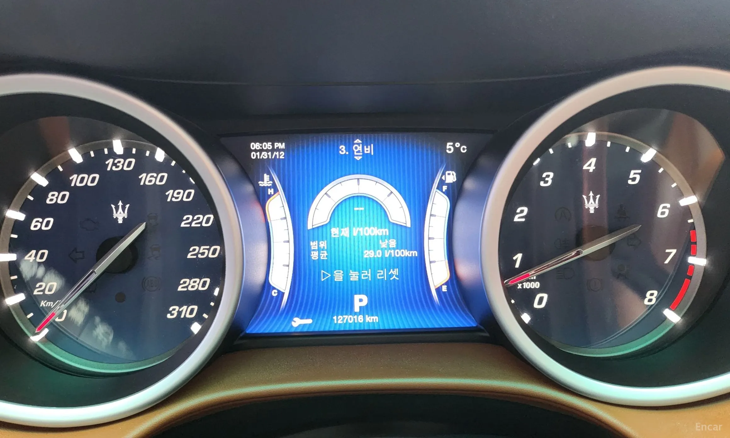 Maserati Ghibli превью 20