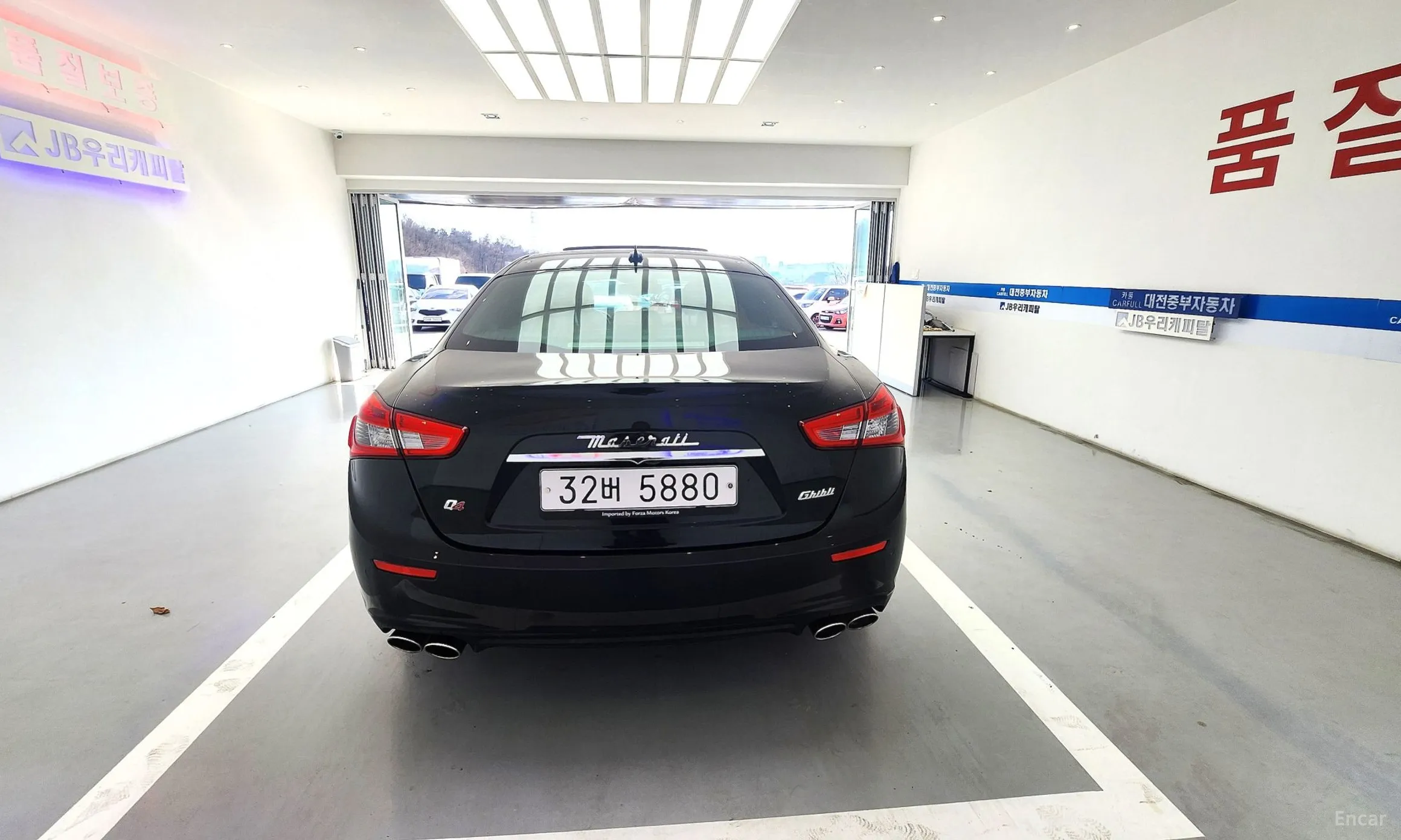 Maserati Ghibli превью 6